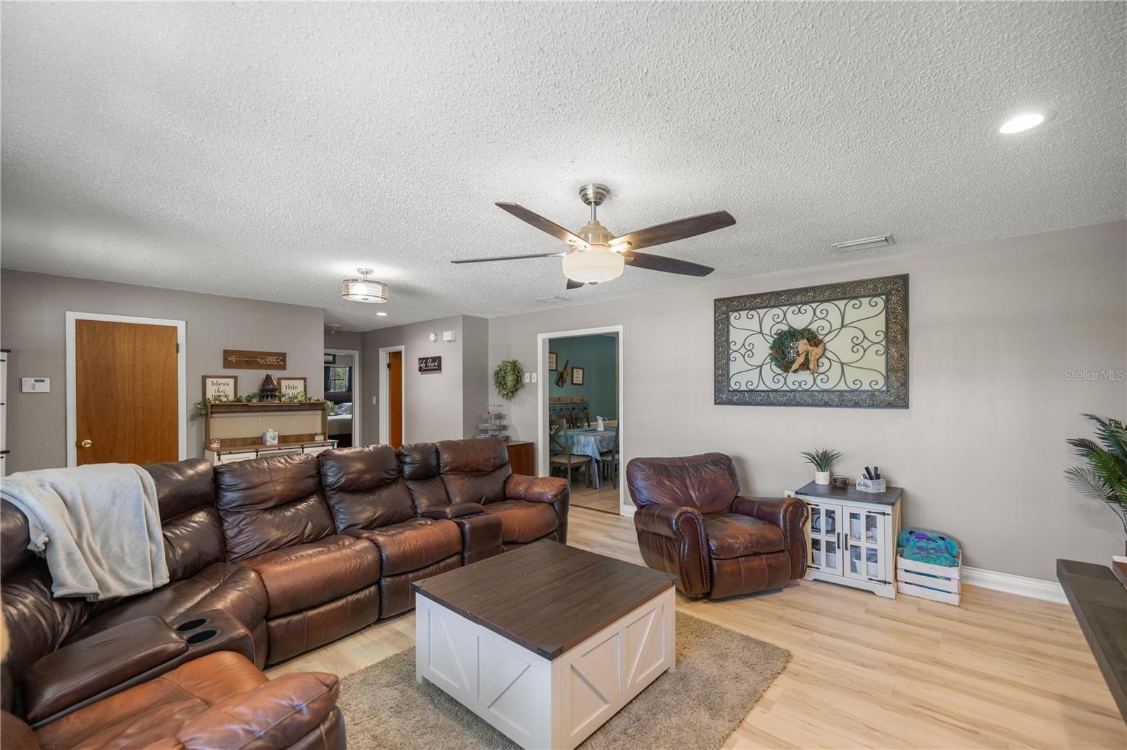 1107 VALLEY RD, FRUITLAND PARK, FL, 34731