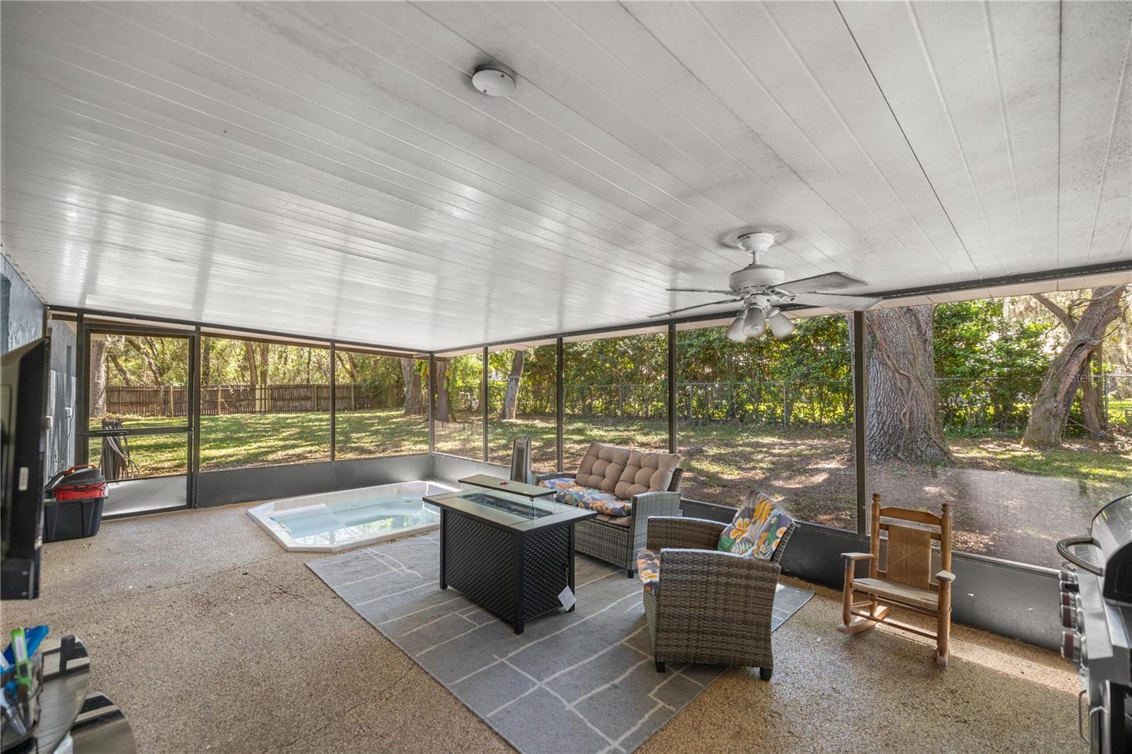 1107 VALLEY RD, FRUITLAND PARK, FL, 34731