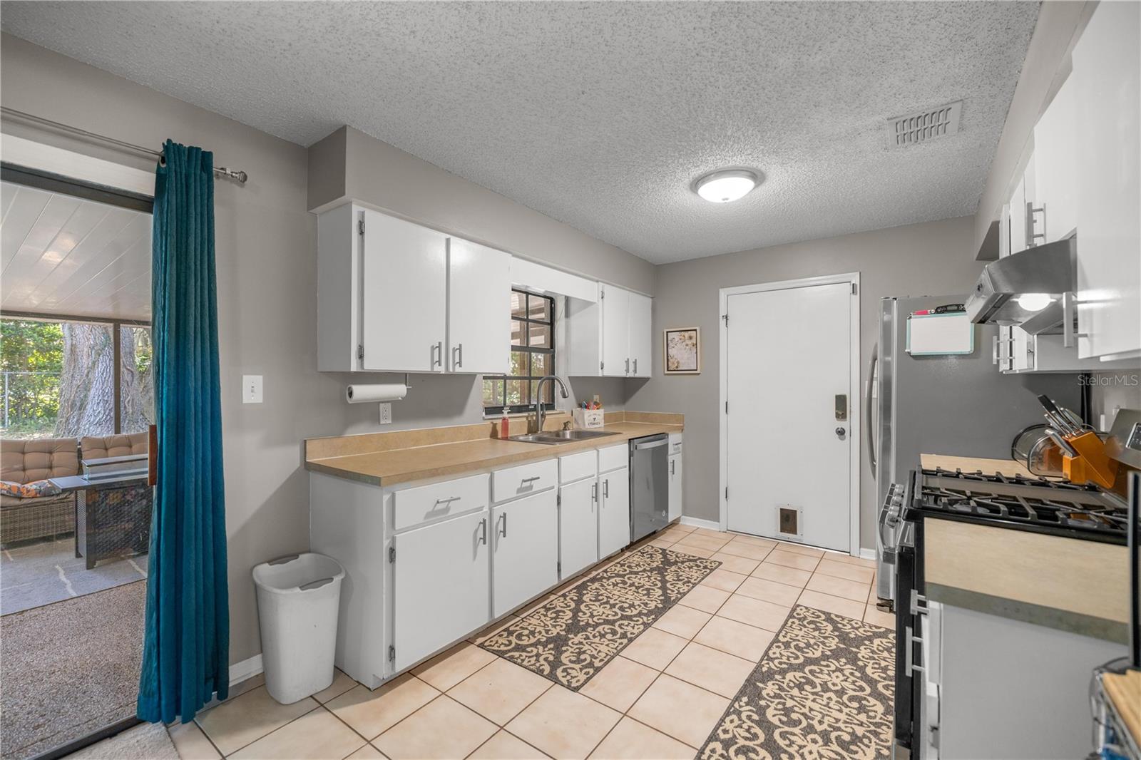 1107 VALLEY RD, FRUITLAND PARK, FL, 34731