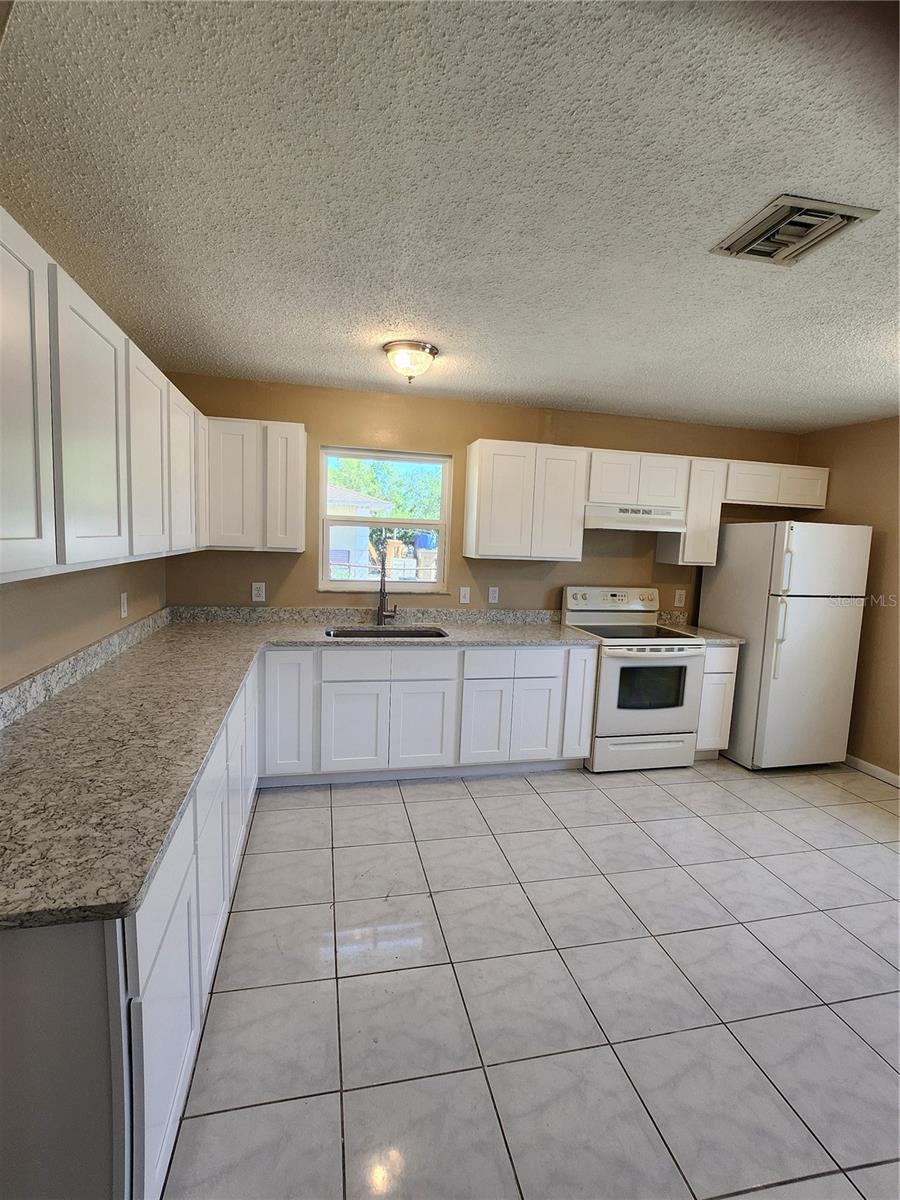 2429 CENTENNIAL BLVD, LEESBURG, FL, 34748