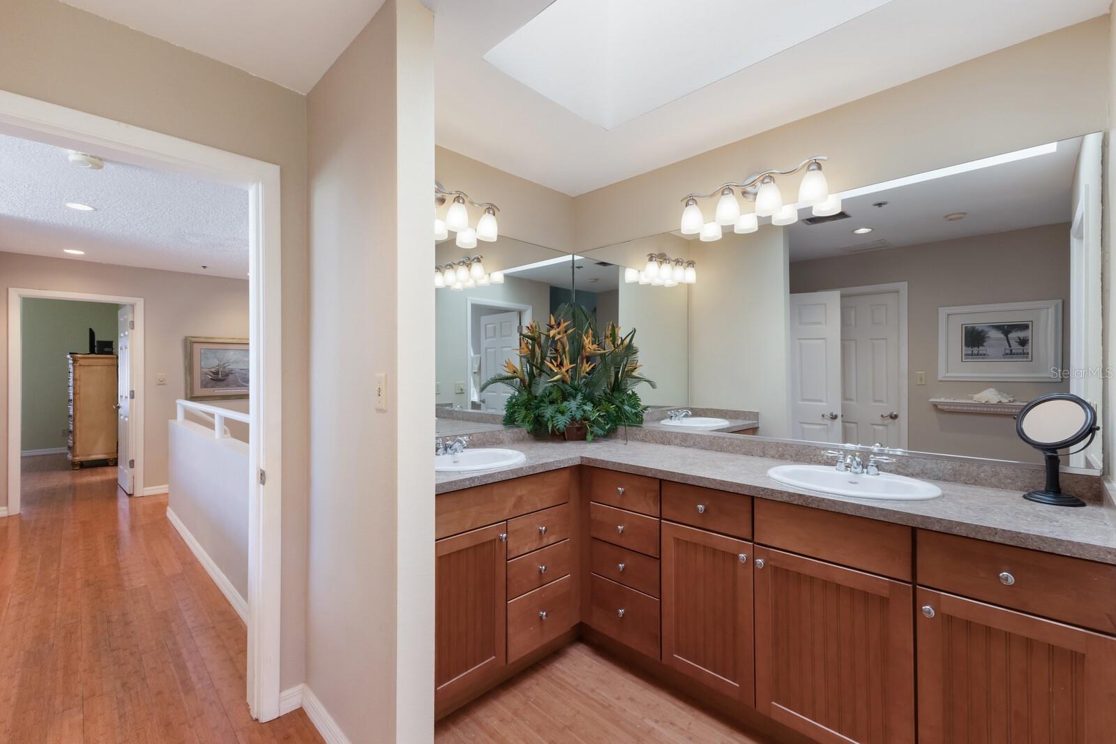 1912 HARBOURSIDE DR #602, LONGBOAT KEY, FL, 34228
