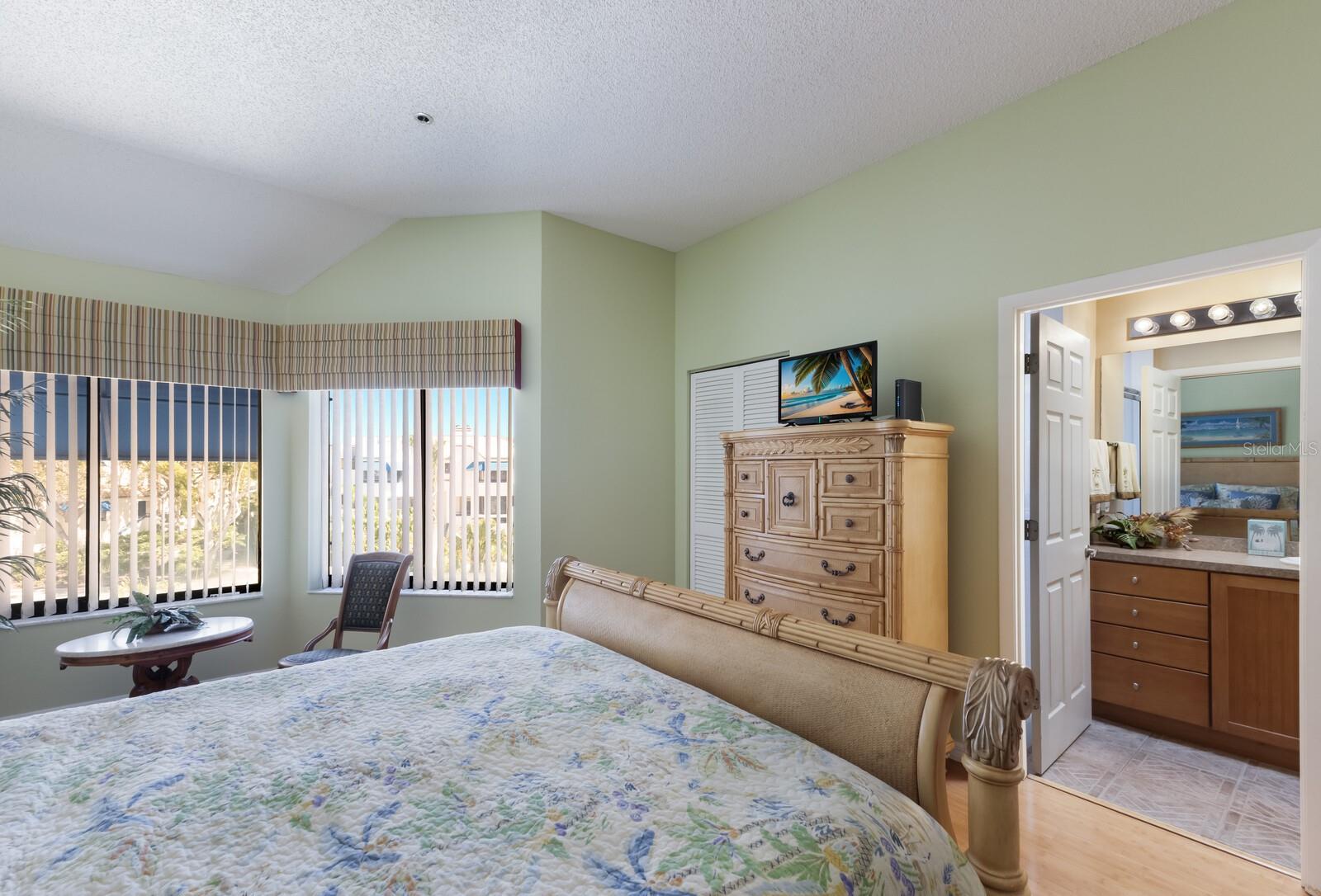 1912 HARBOURSIDE DR #602, LONGBOAT KEY, FL, 34228