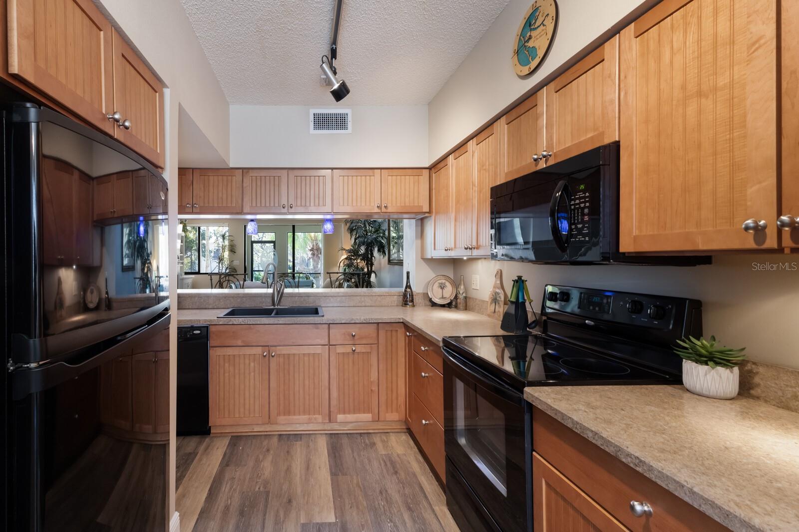 1912 HARBOURSIDE DR #602, LONGBOAT KEY, FL, 34228