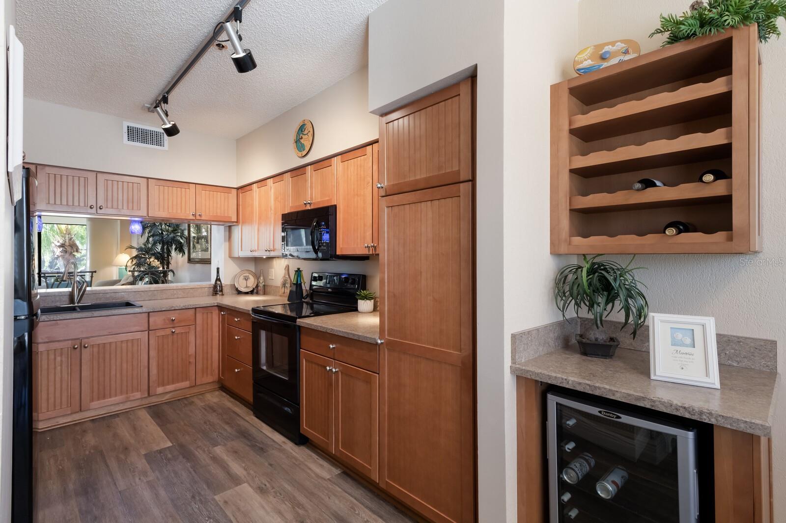 1912 HARBOURSIDE DR #602, LONGBOAT KEY, FL, 34228