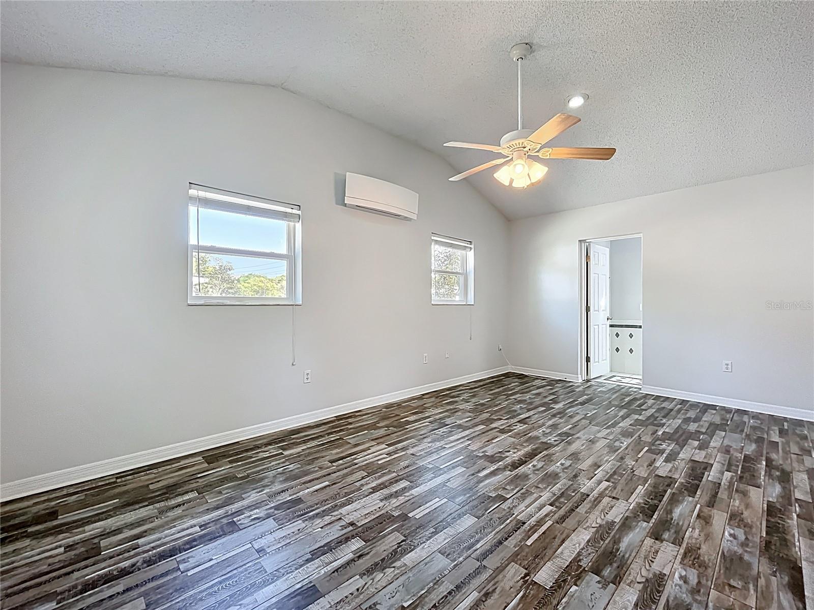 193 BAY RD, MOUNT DORA, FL, 32757