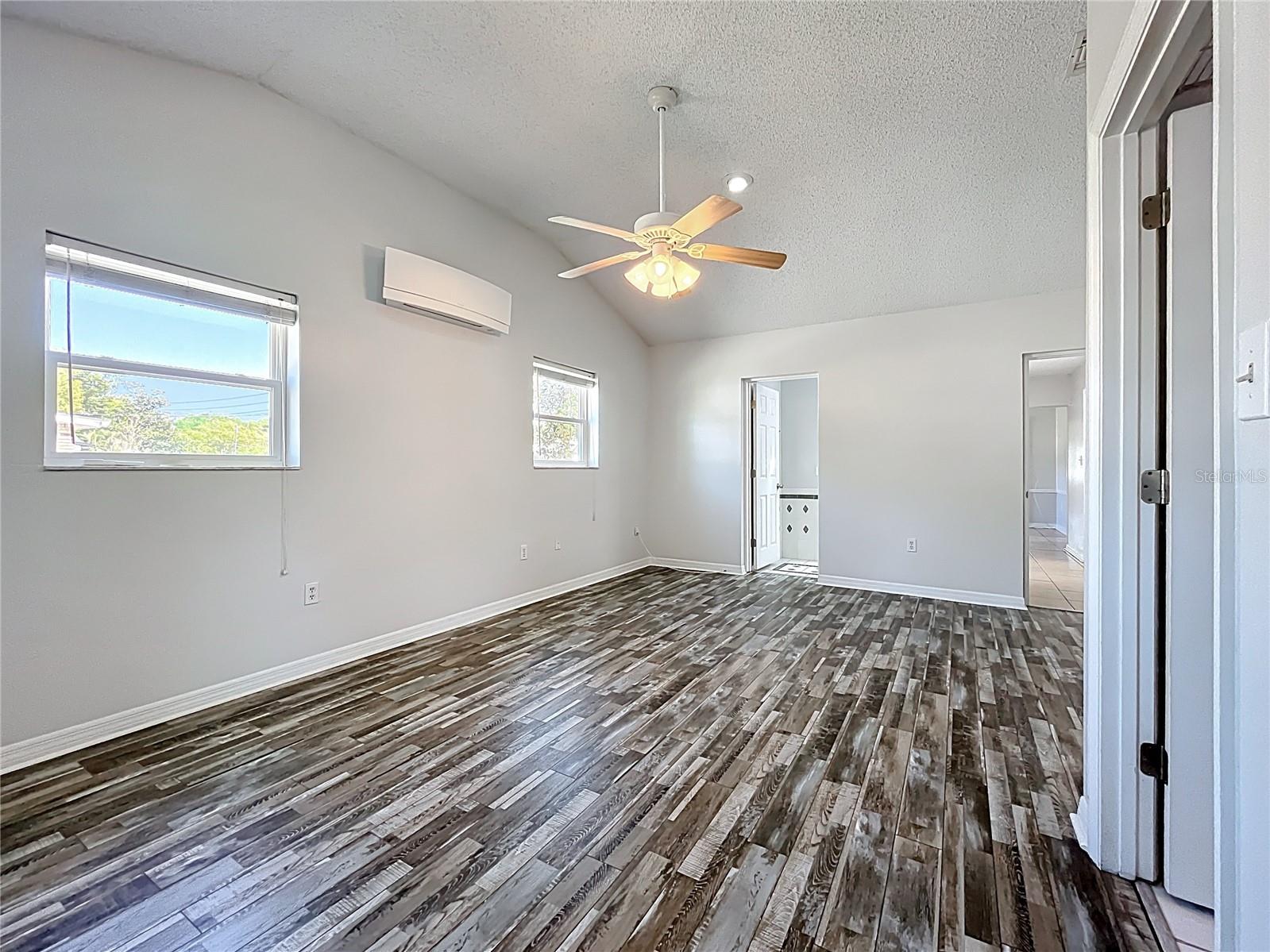 193 BAY RD, MOUNT DORA, FL, 32757