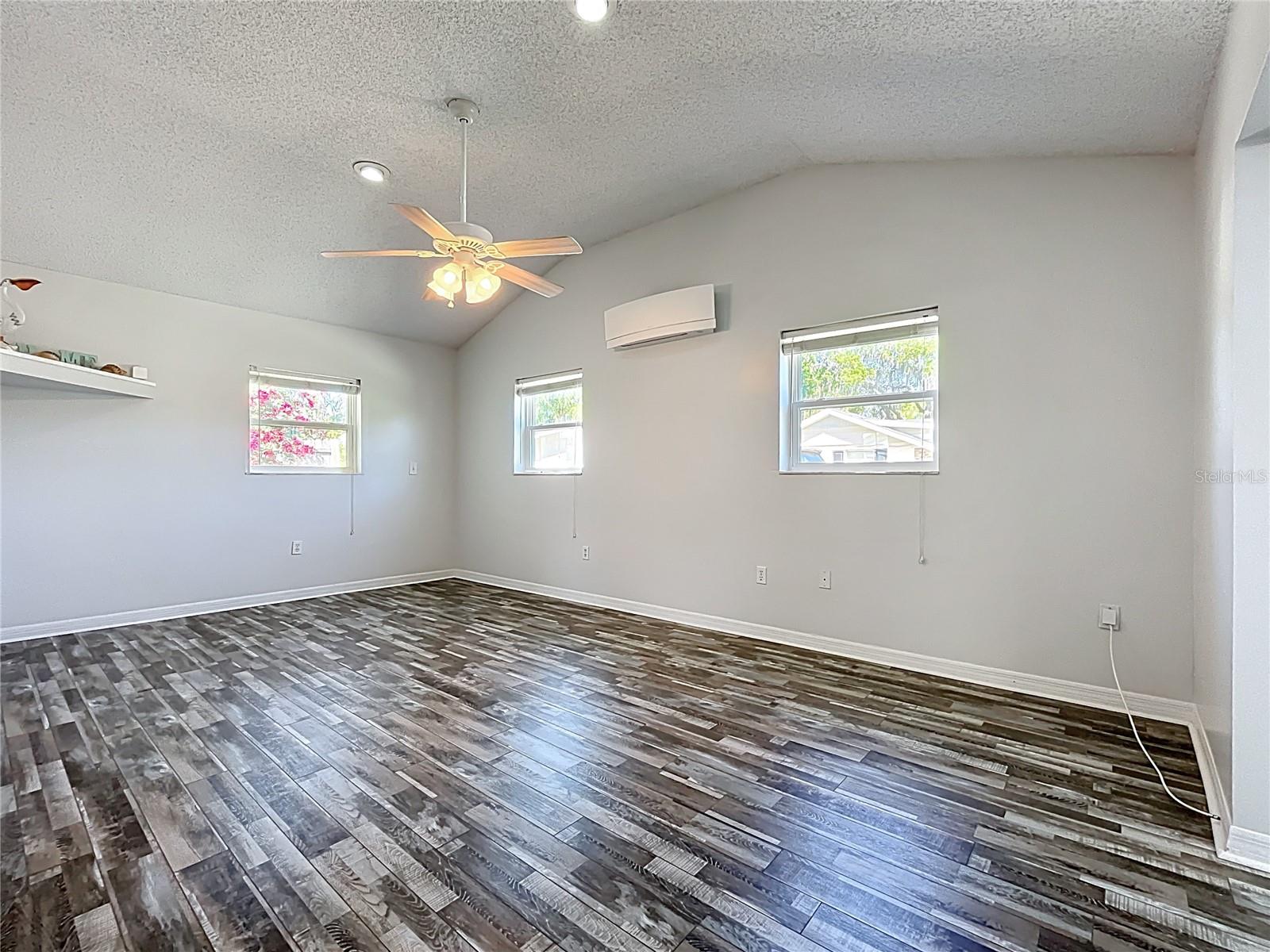 193 BAY RD, MOUNT DORA, FL, 32757