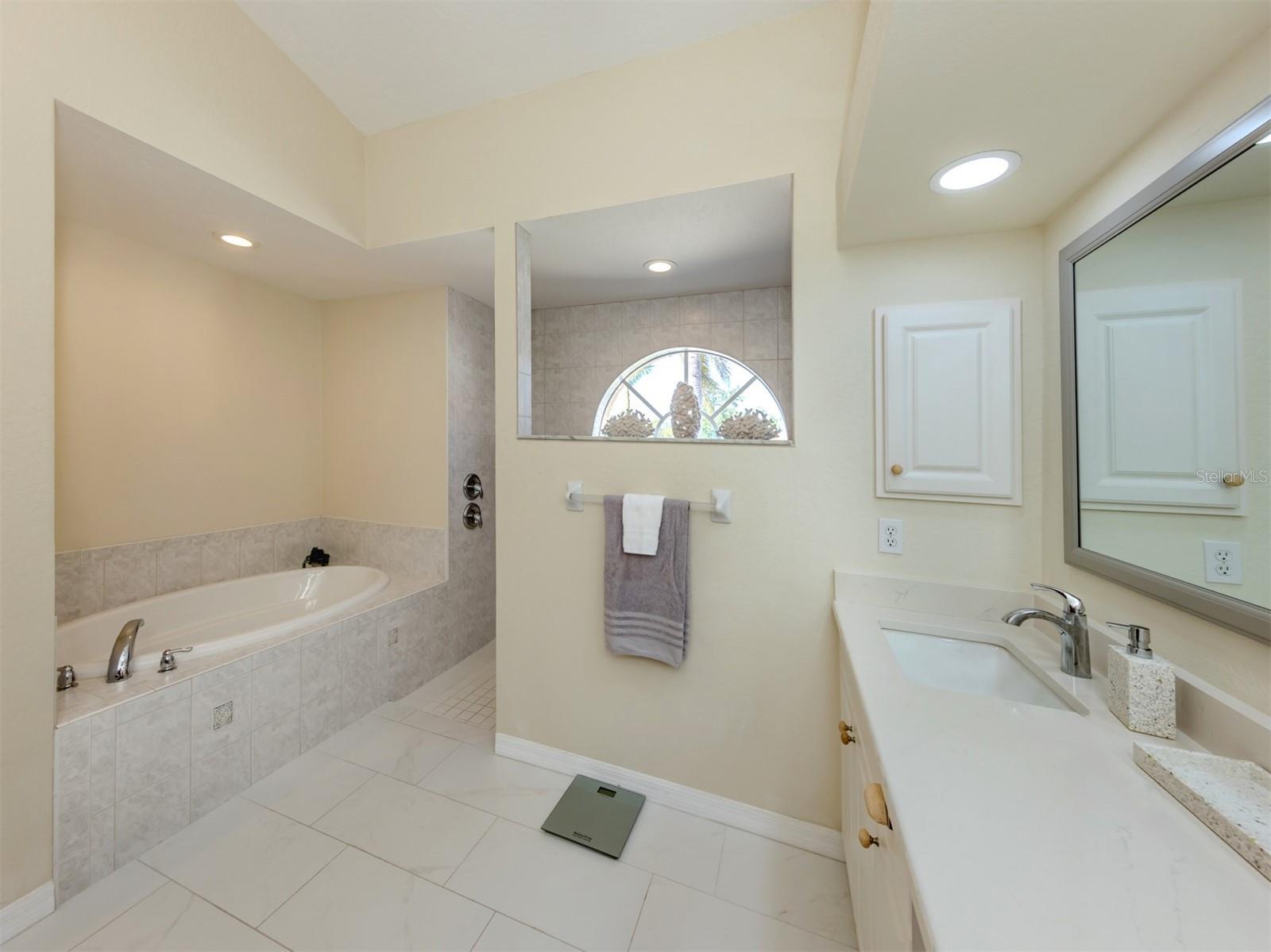 4358 VIA DEL VILLETTI DR, VENICE, FL, 34293