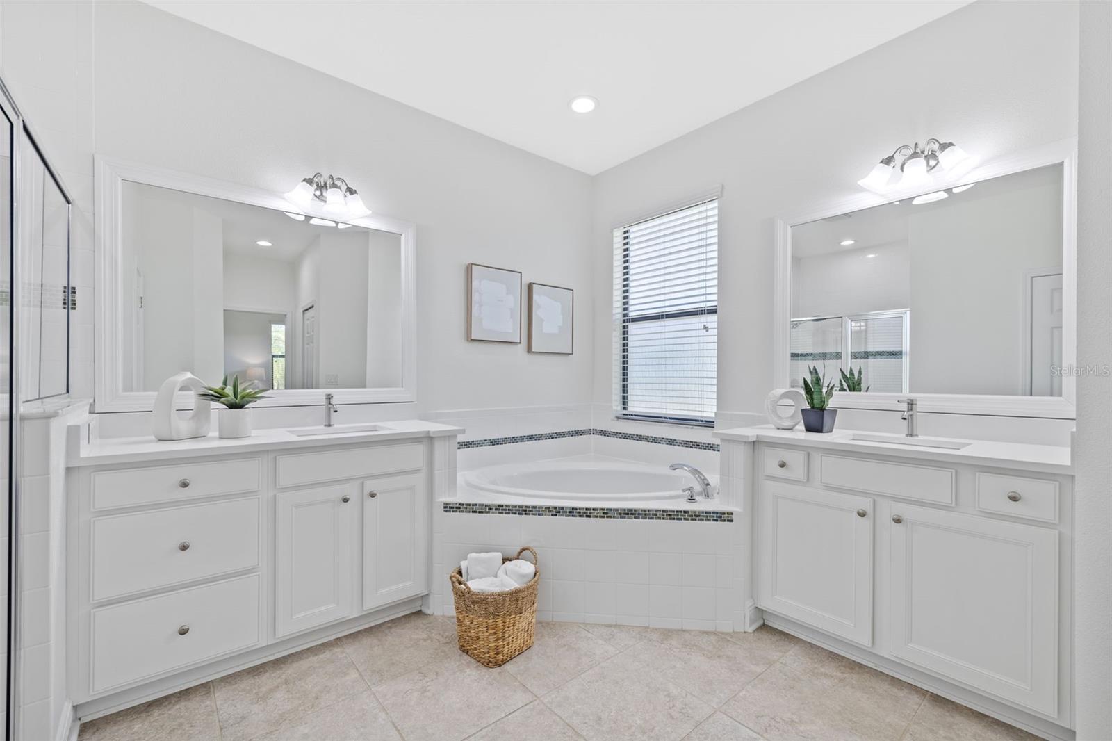 310 COCKLE SHELL LOOP, APOLLO BEACH, FL, 33572