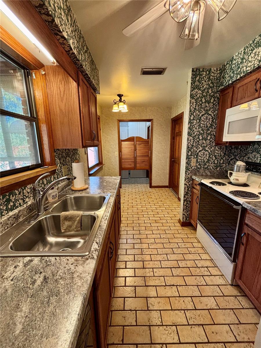 1062 STILLWATER AVE, DELTONA, FL, 32725