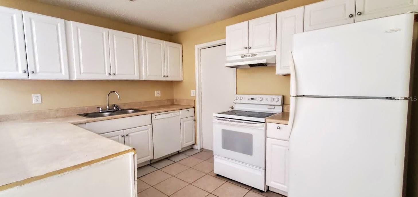 4864 TAMPA DOWNS BLVD, LUTZ, FL, 33559