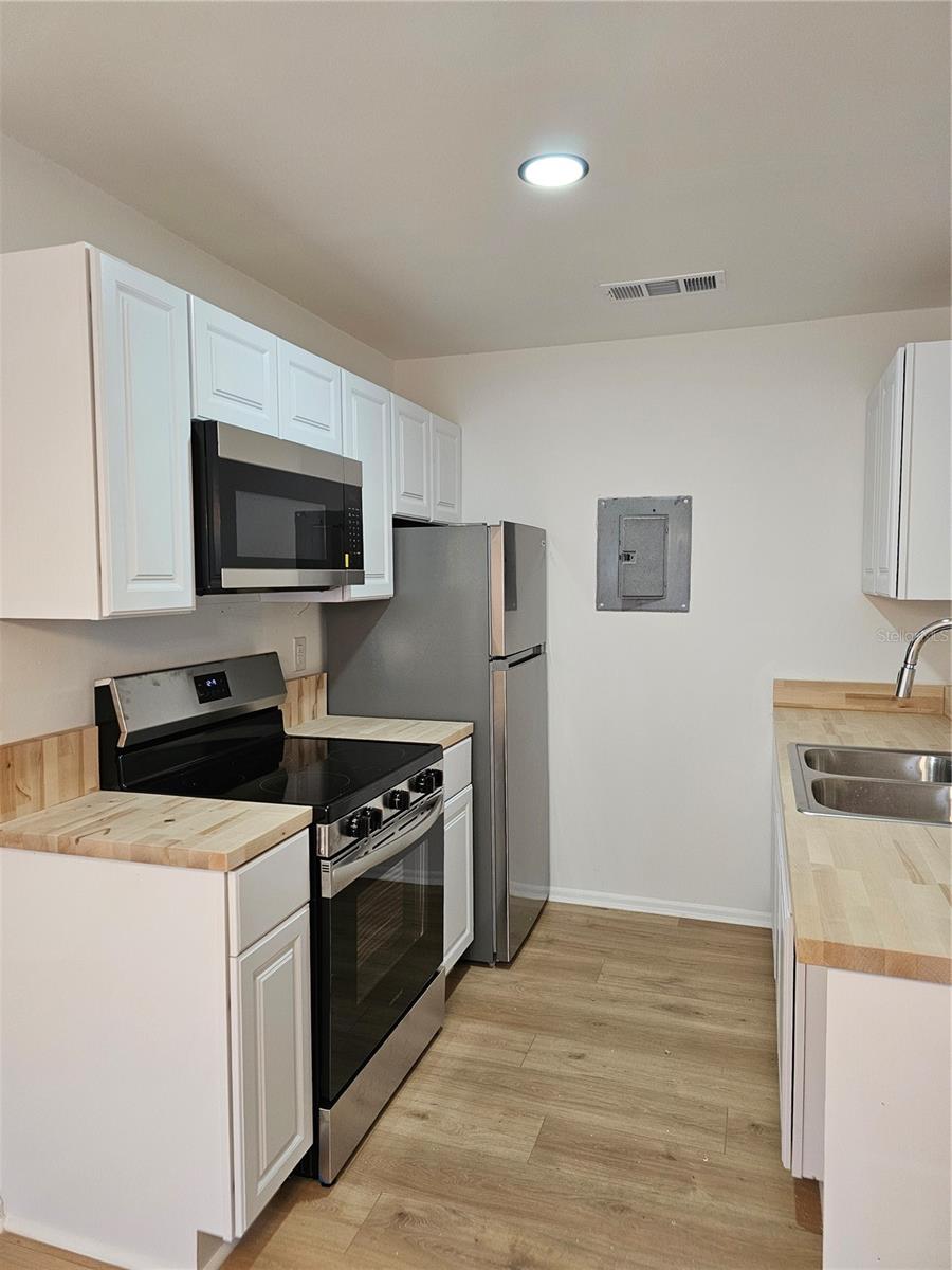 2605 GRASSY POINT DR #103, LAKE MARY, FL, 32746