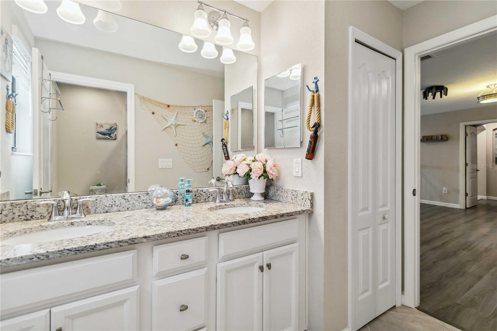 19369 NEARPOINT DR, VENICE, FL, 34292