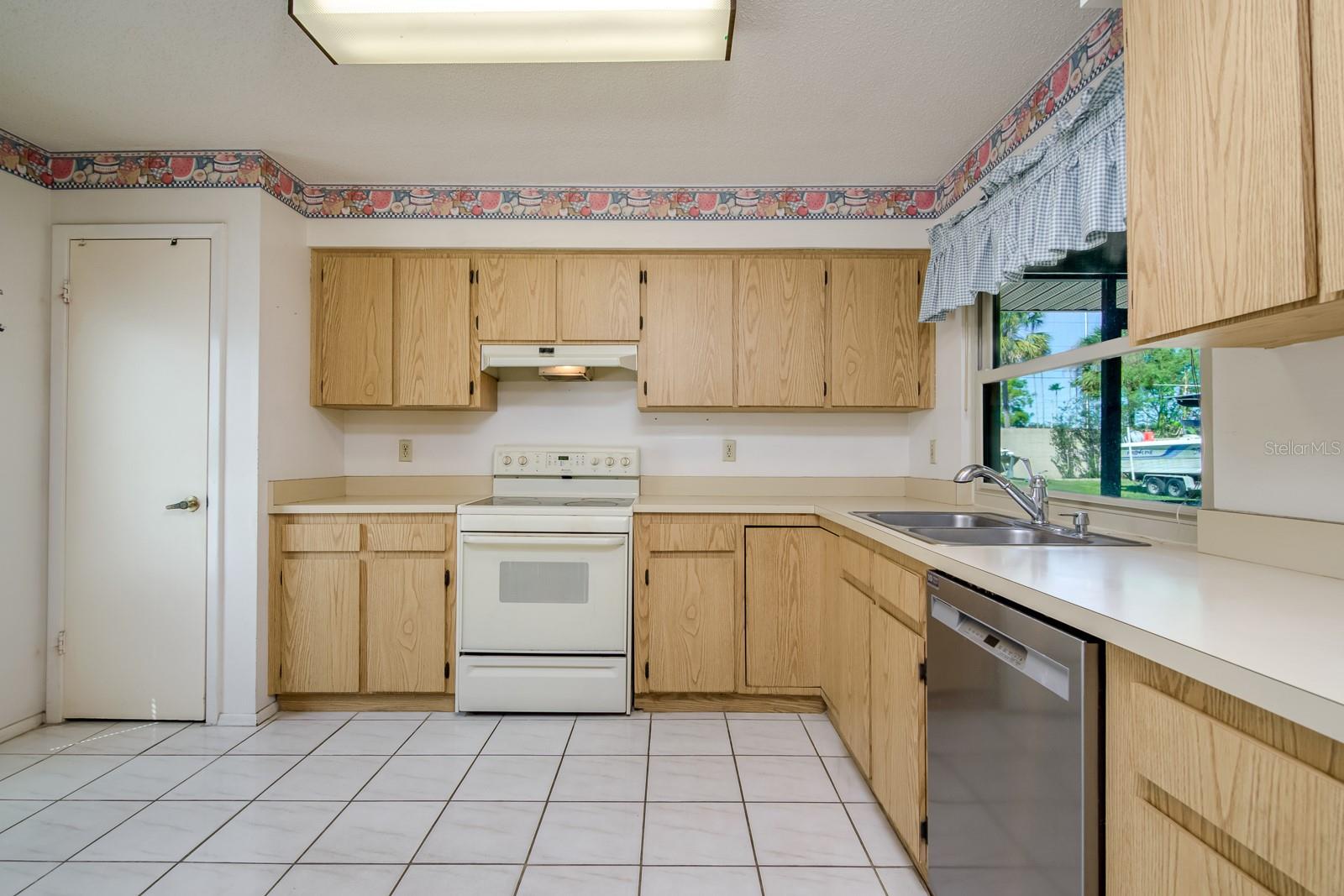 3418 CULLENDALE DR, TAMPA, FL, 33618