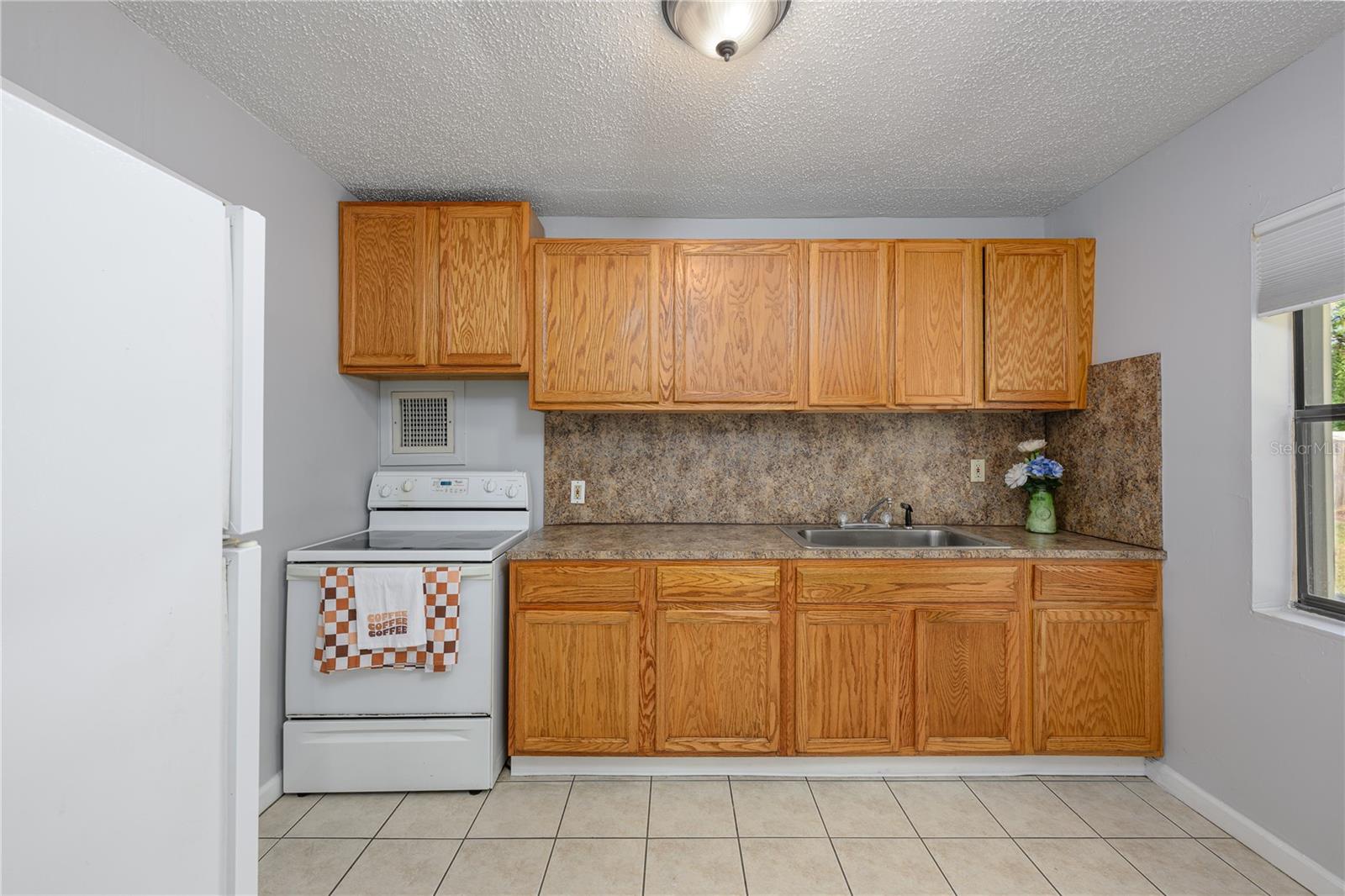 2429 YALE AVE, SANFORD, FL, 32771