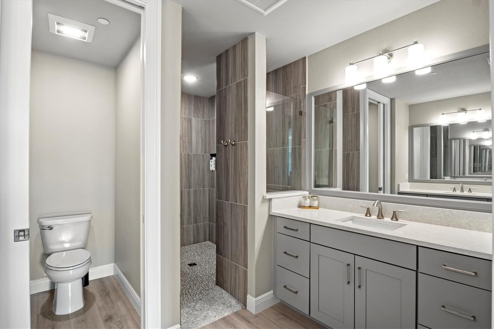 505 N TAMIAMI TRAIL #202, VENICE, FL, 34285