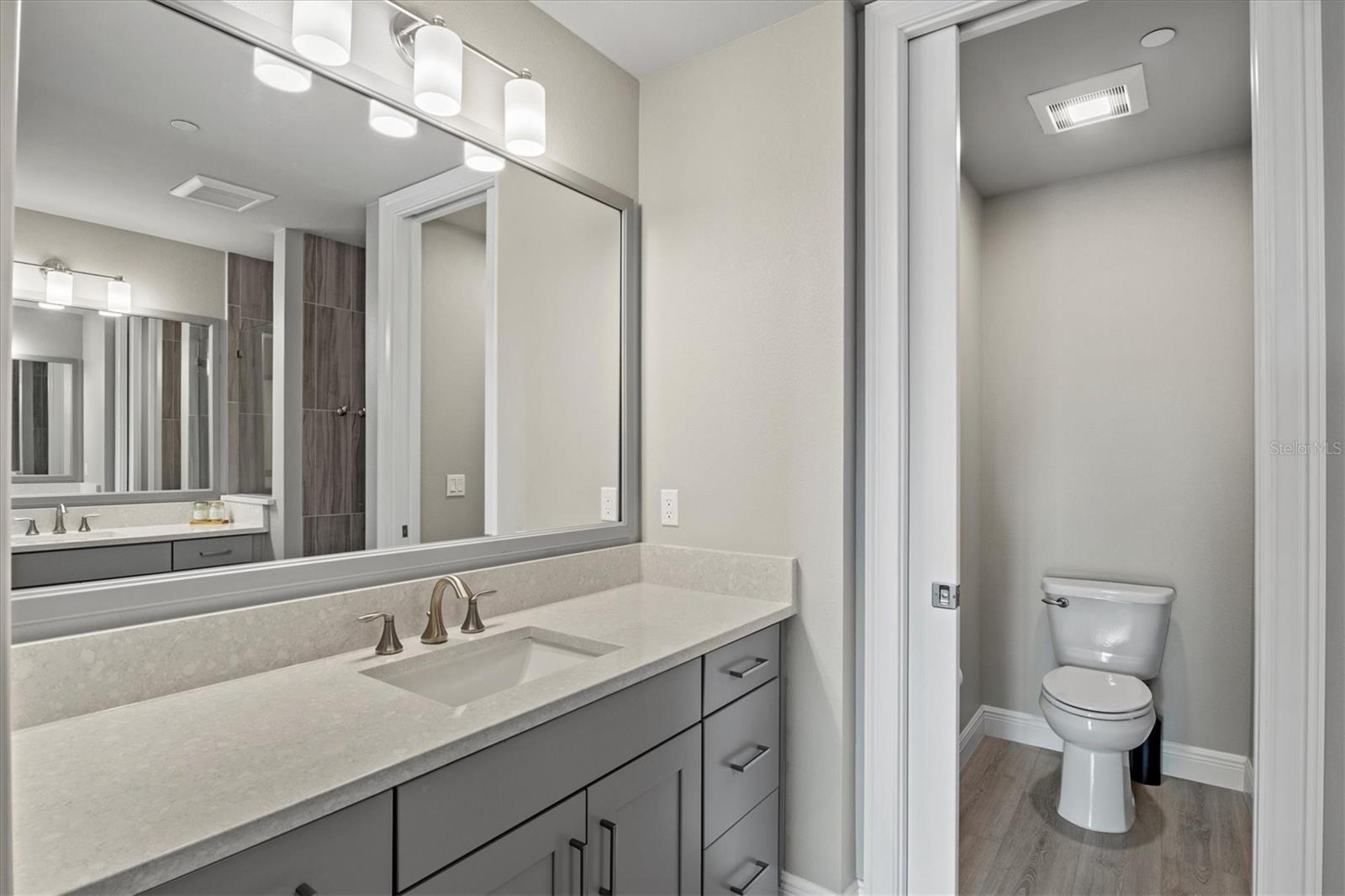 505 N TAMIAMI TRAIL #202, VENICE, FL, 34285
