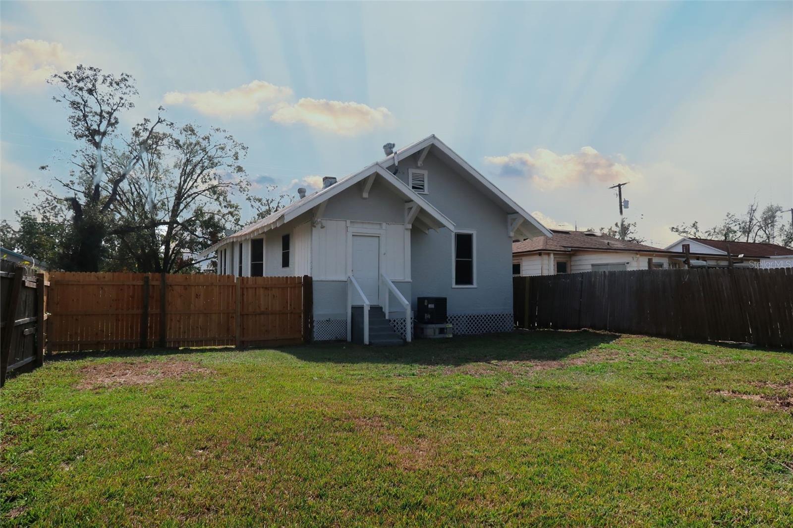 2018 ELMWOOD AVE, TAMPA, FL, 33605