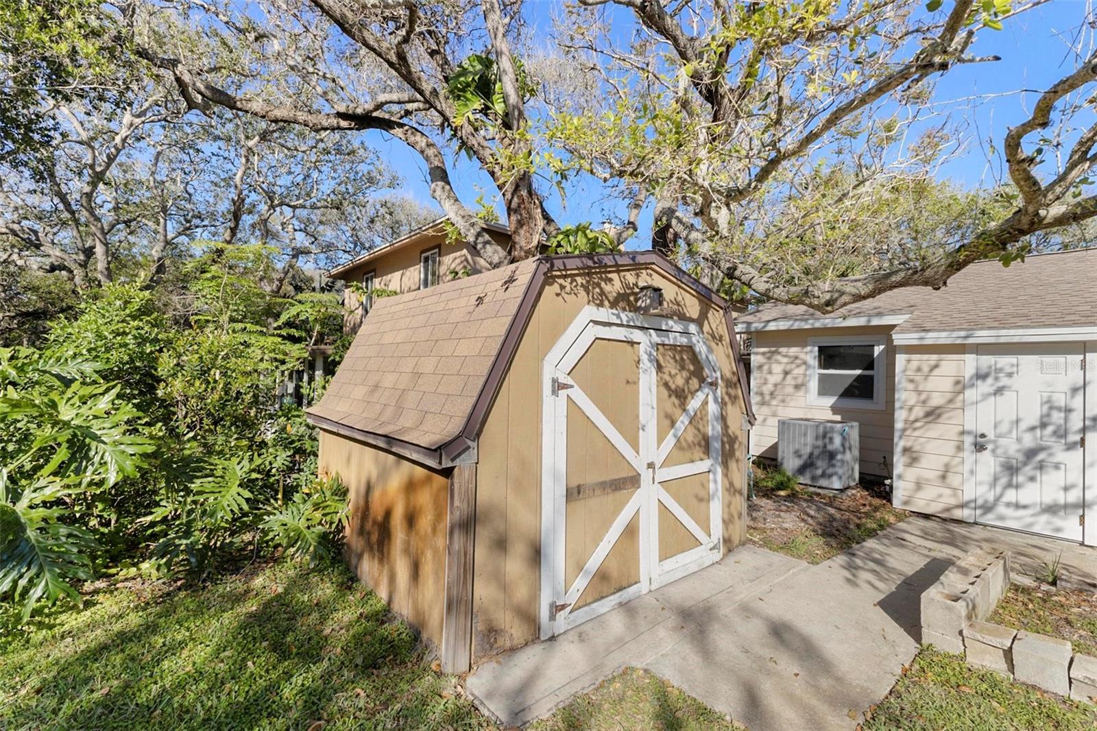 827 E 20TH AVE, NEW SMYRNA BEACH, FL, 32169