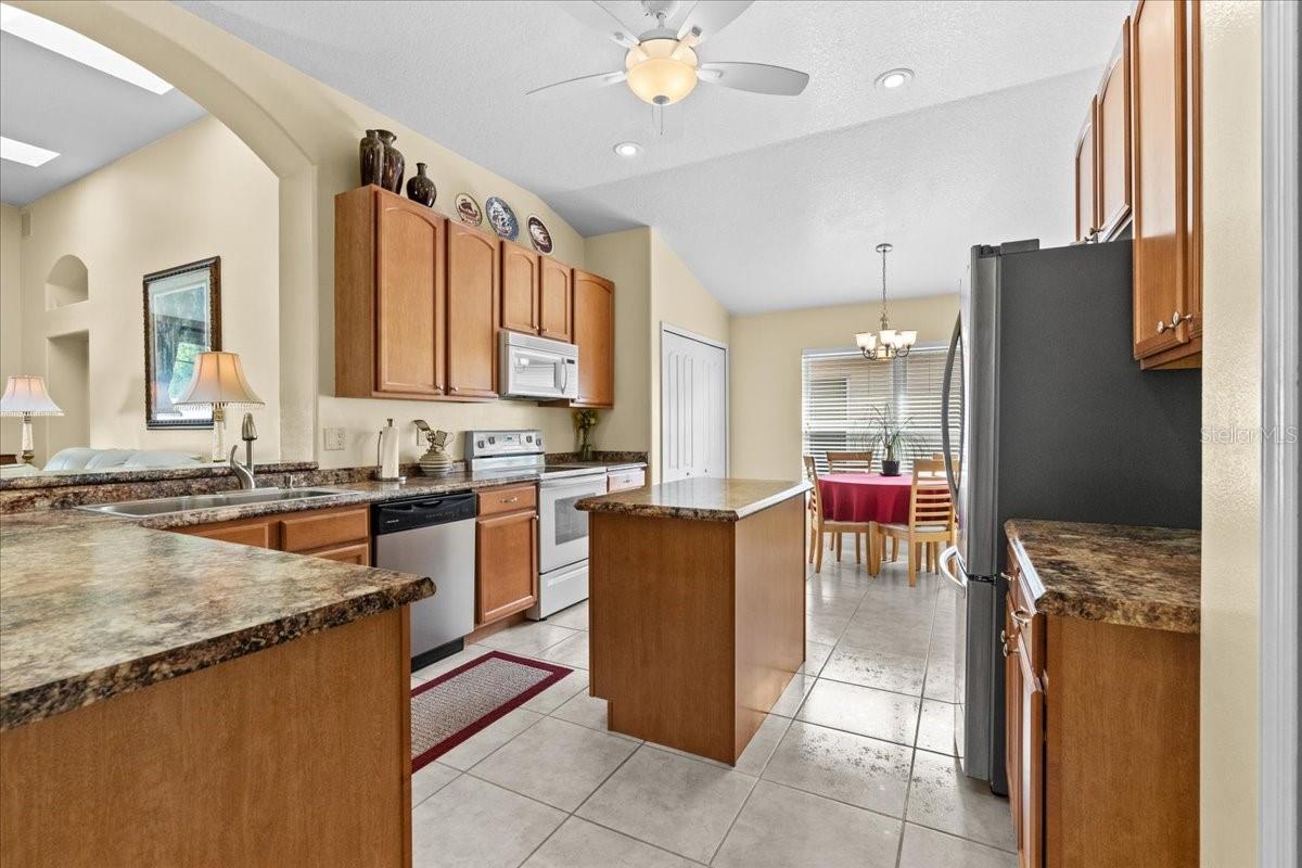 2131 GOLDEN IVY WAY, APOPKA, FL, 32703