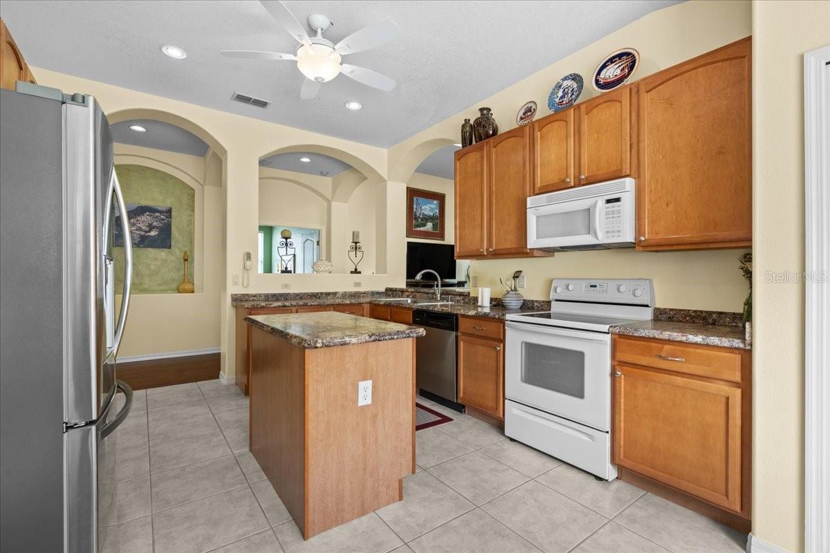 2131 GOLDEN IVY WAY, APOPKA, FL, 32703