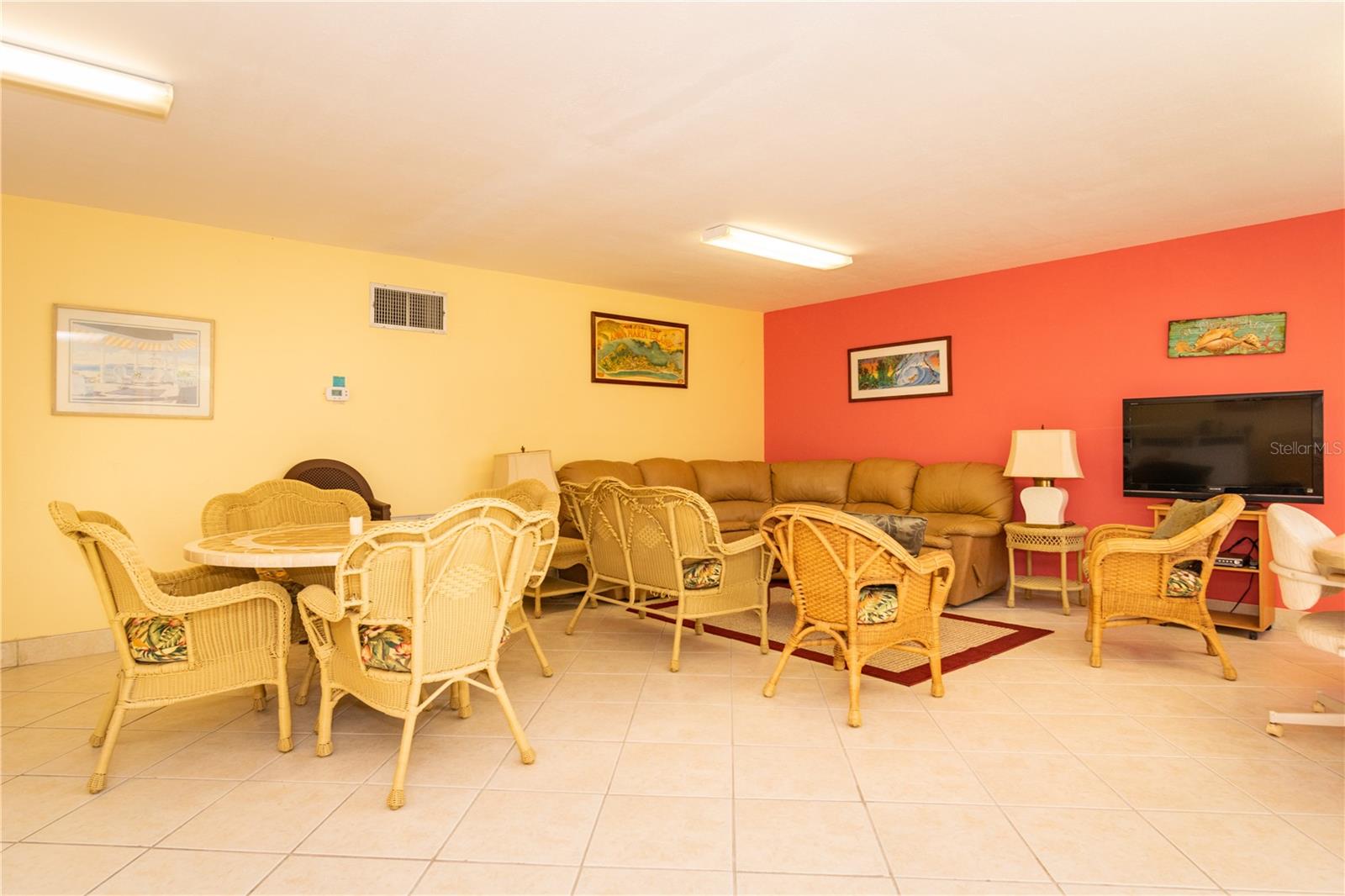 3000 GULF DR #3, HOLMES BEACH, FL, 34217