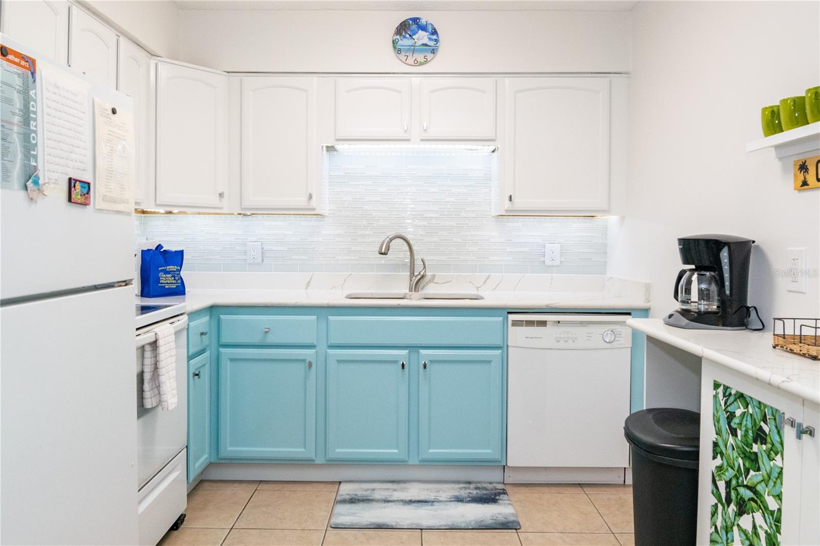 3000 GULF DR #3, HOLMES BEACH, FL, 34217