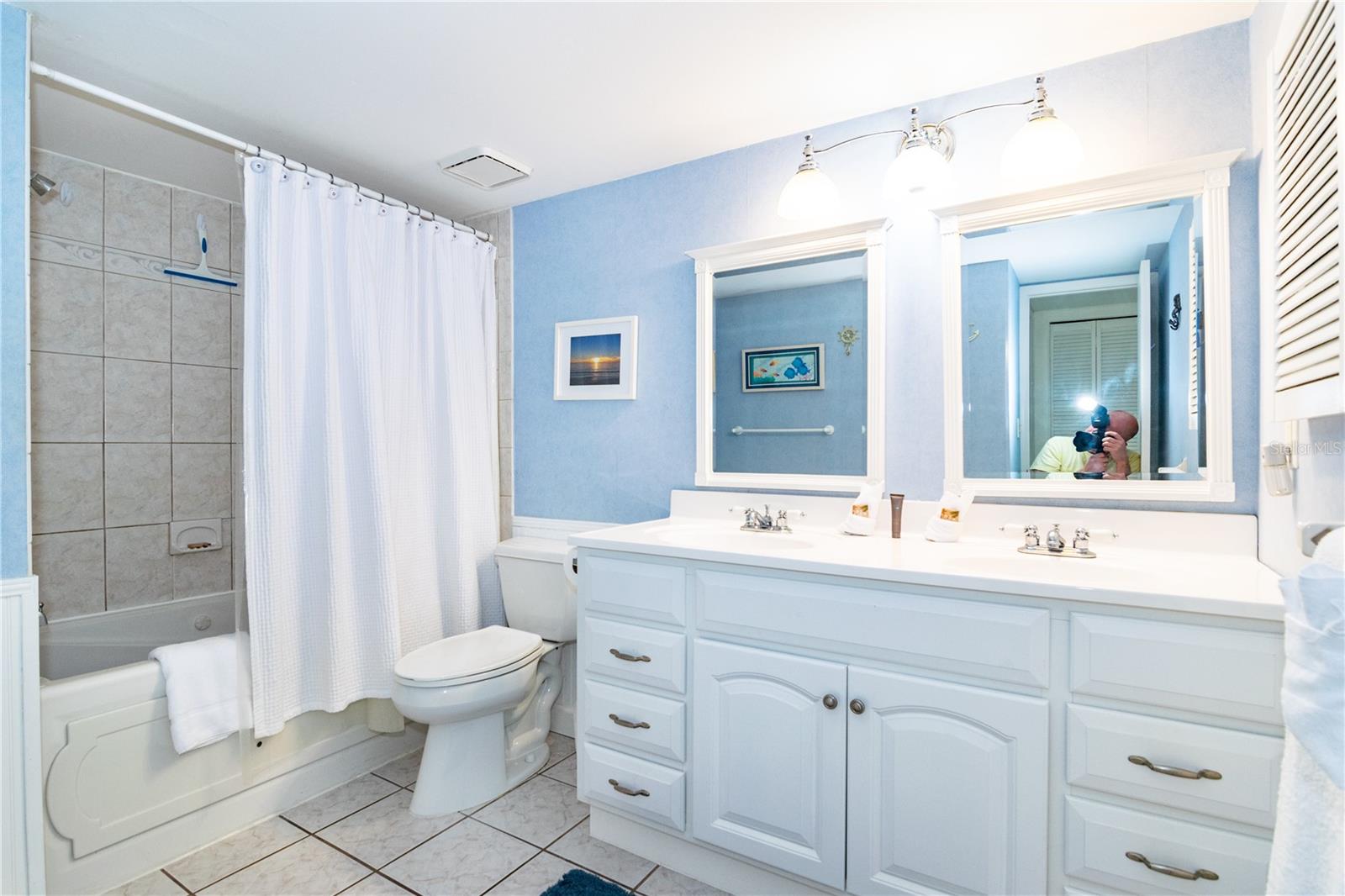 3000 GULF DR #3, HOLMES BEACH, FL, 34217