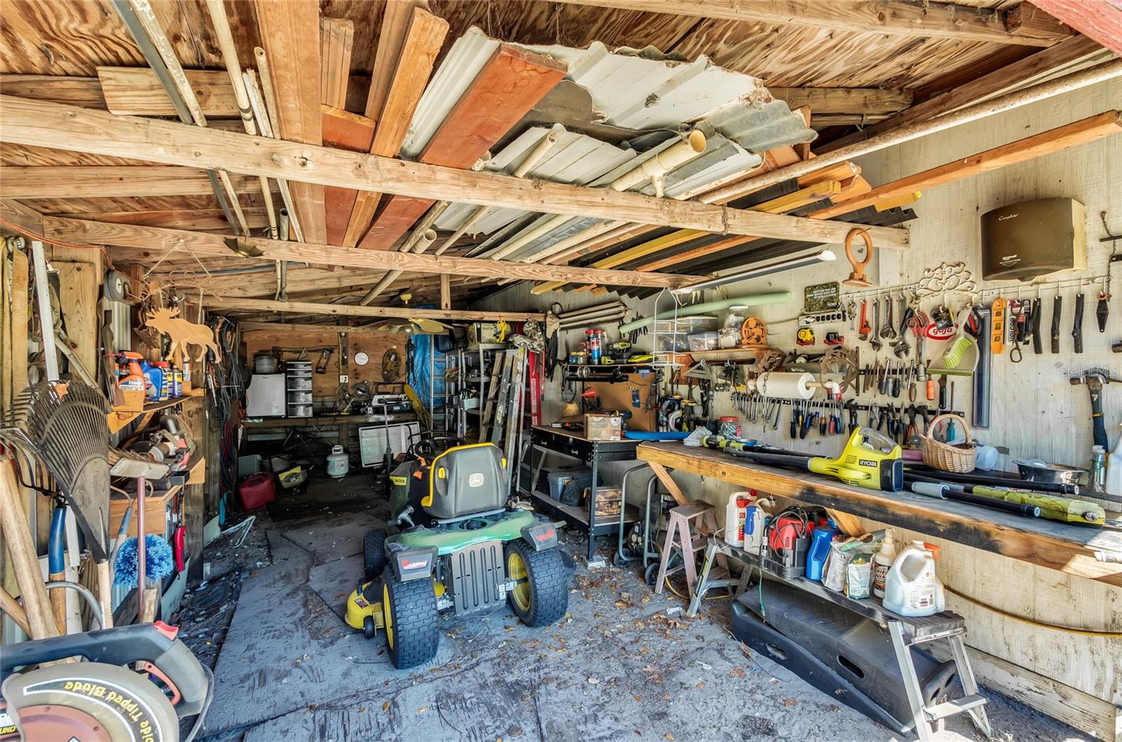 6988 BLUE CEDAR RD, LEESBURG, FL, 34748
