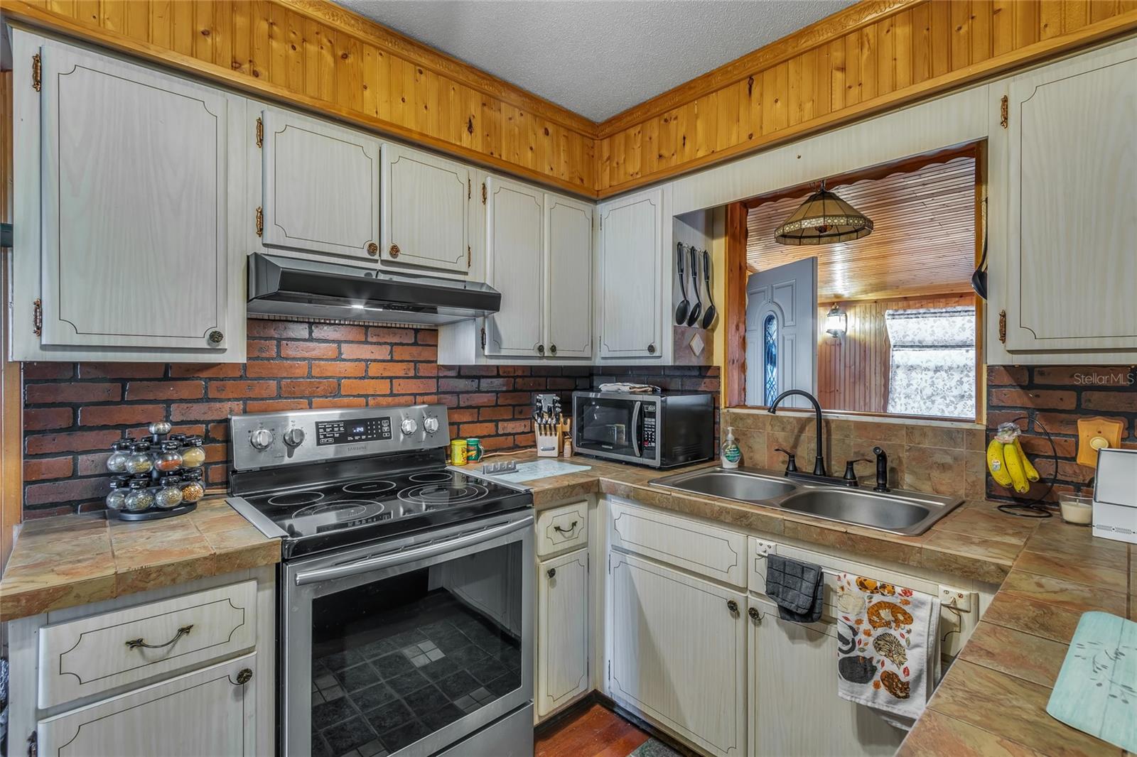 6988 BLUE CEDAR RD, LEESBURG, FL, 34748