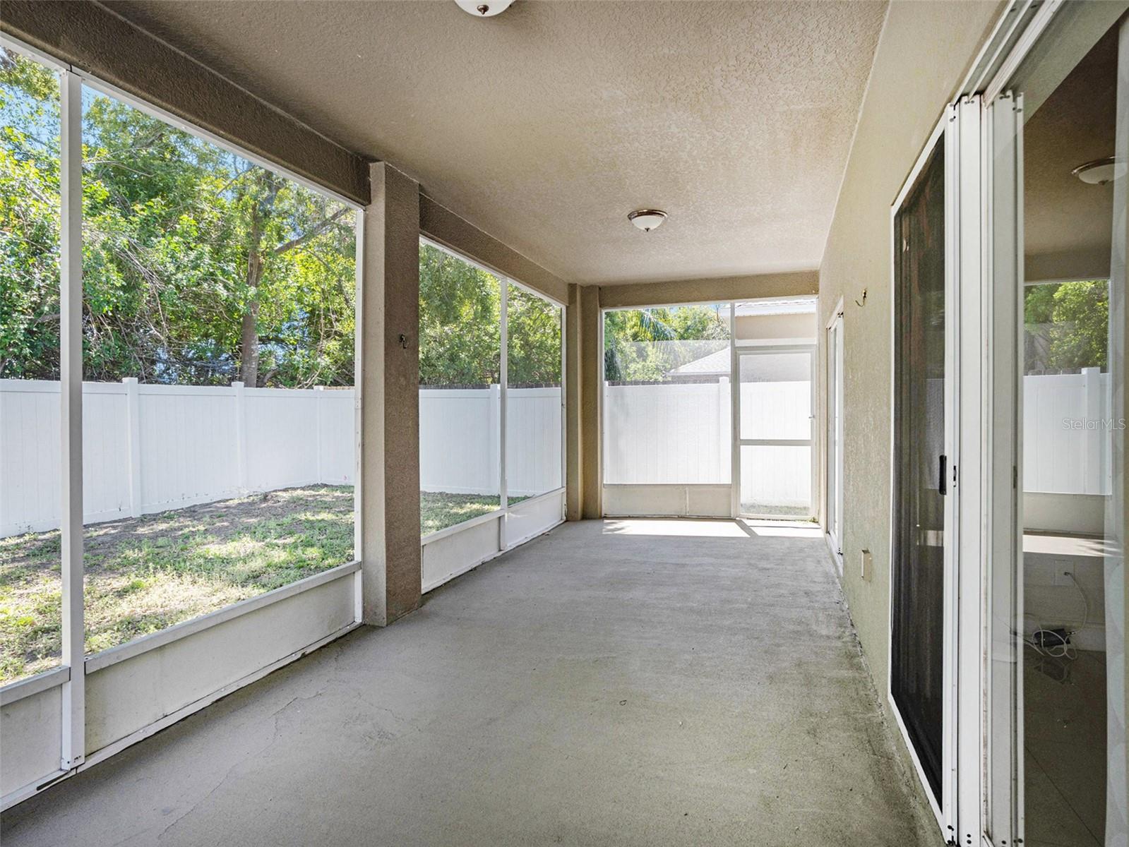 405 LAGUNA MILL DR, RUSKIN, FL, 33570