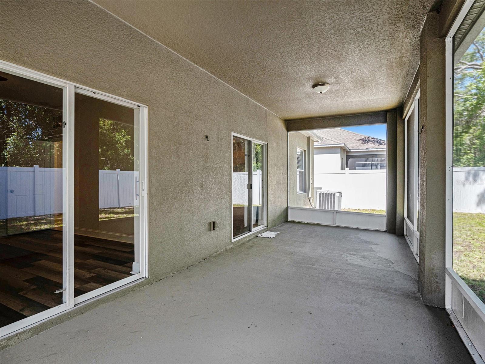 405 LAGUNA MILL DR, RUSKIN, FL, 33570