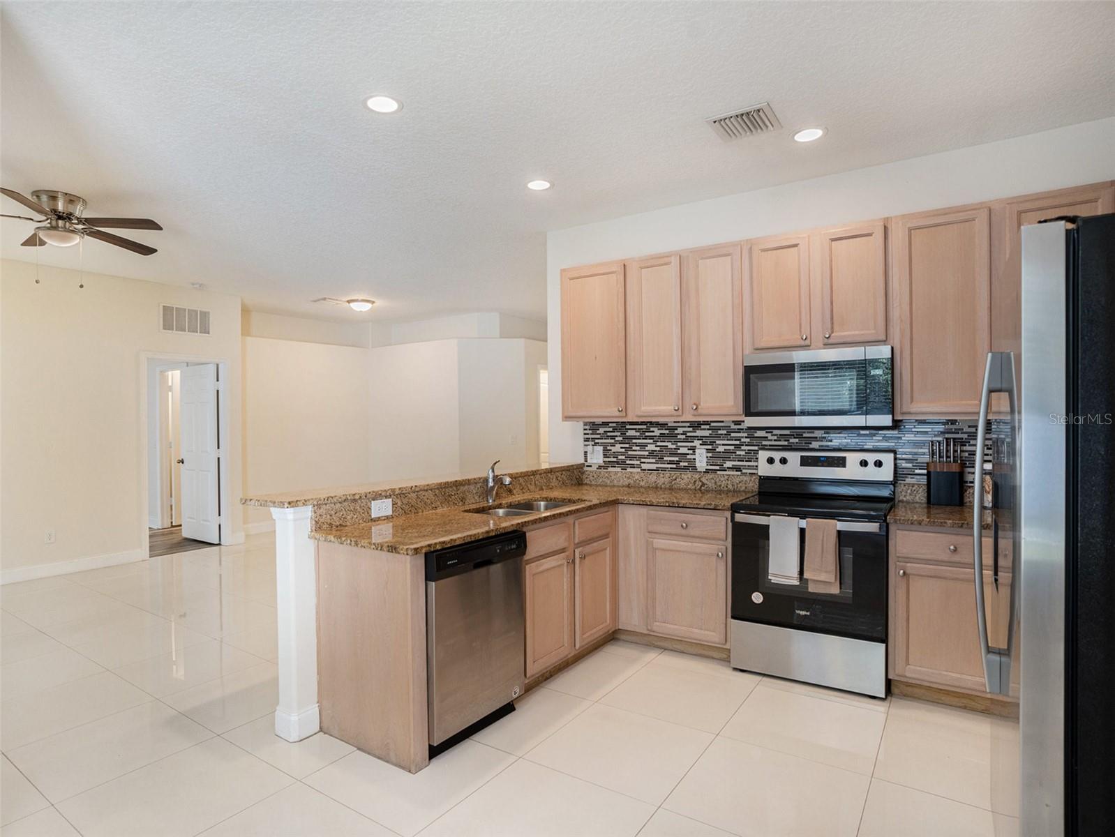 405 LAGUNA MILL DR, RUSKIN, FL, 33570