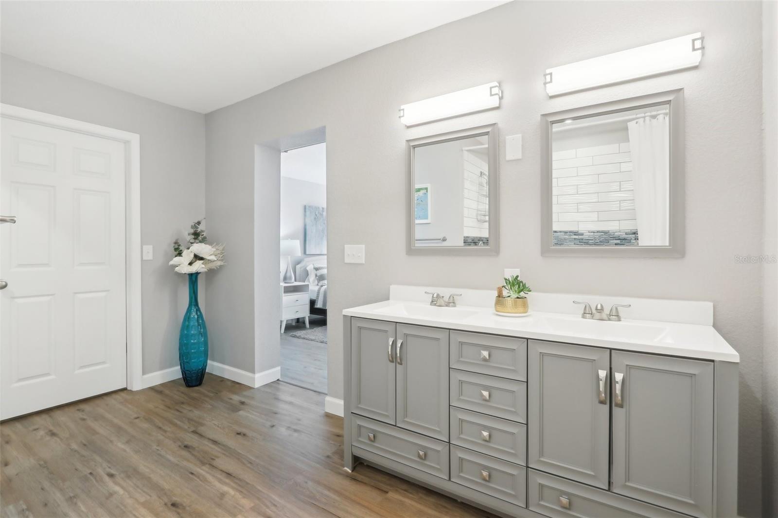 219 N ROSSITER ST, MOUNT DORA, FL, 32757