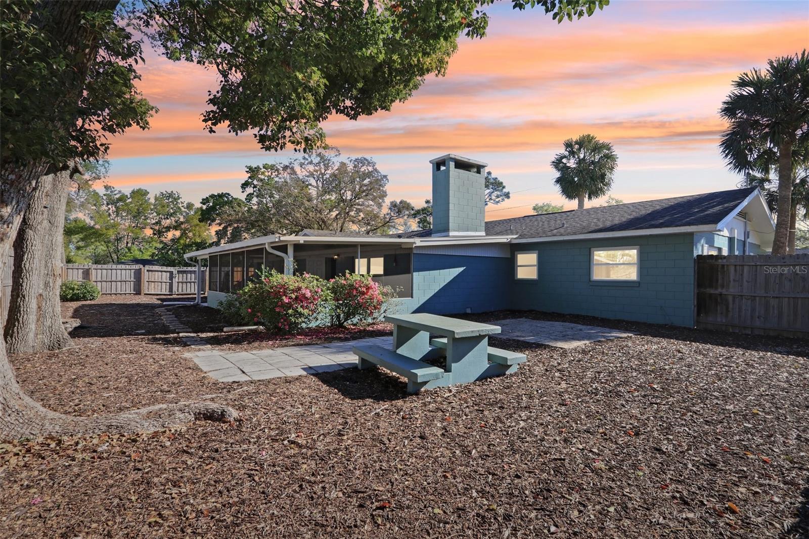 219 N ROSSITER ST, MOUNT DORA, FL, 32757