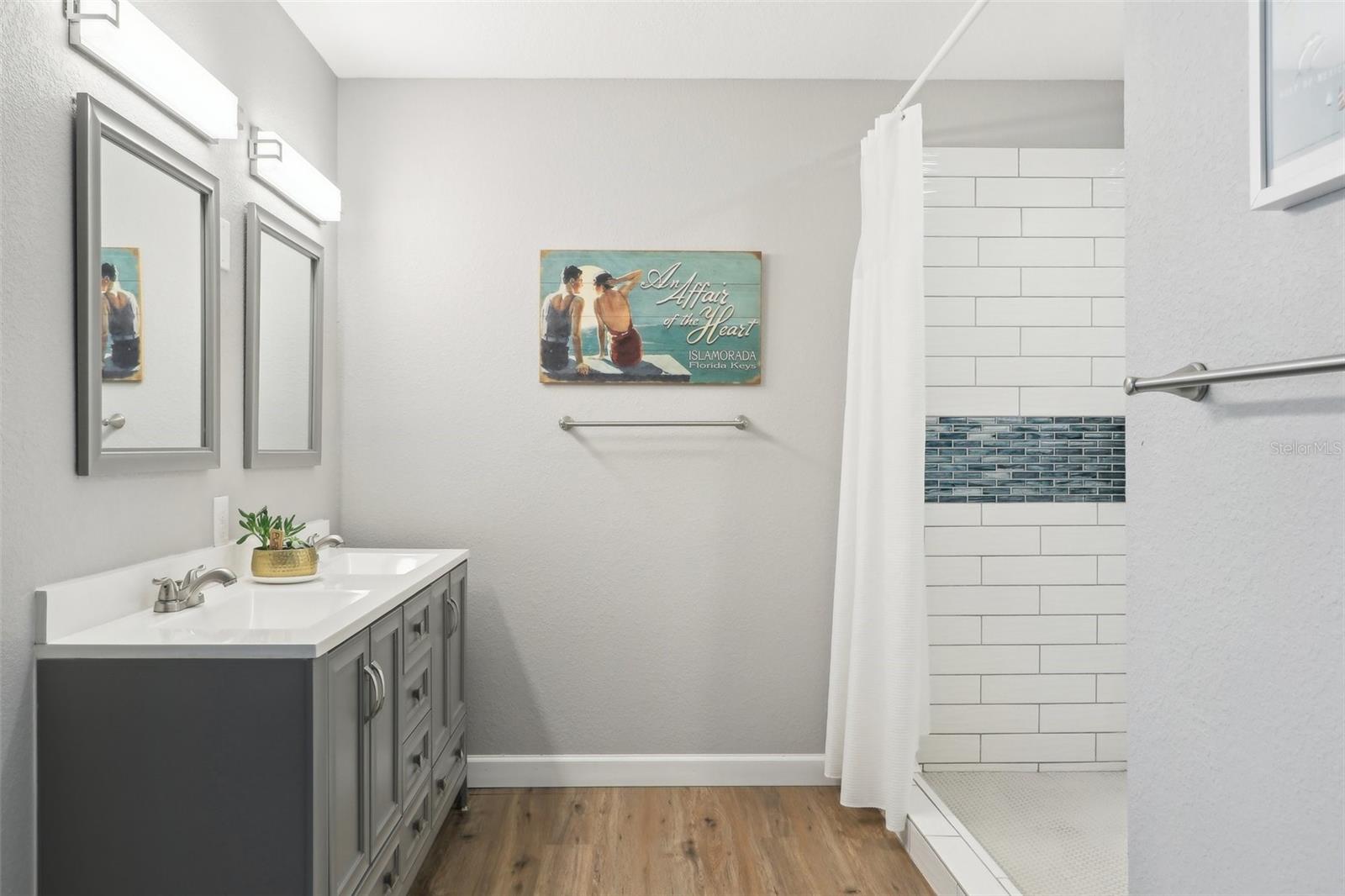 219 N ROSSITER ST, MOUNT DORA, FL, 32757