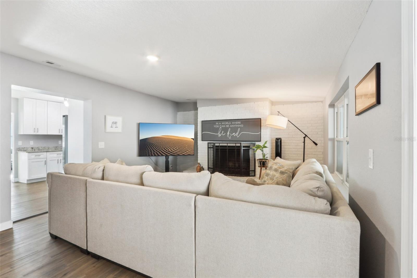 219 N ROSSITER ST, MOUNT DORA, FL, 32757