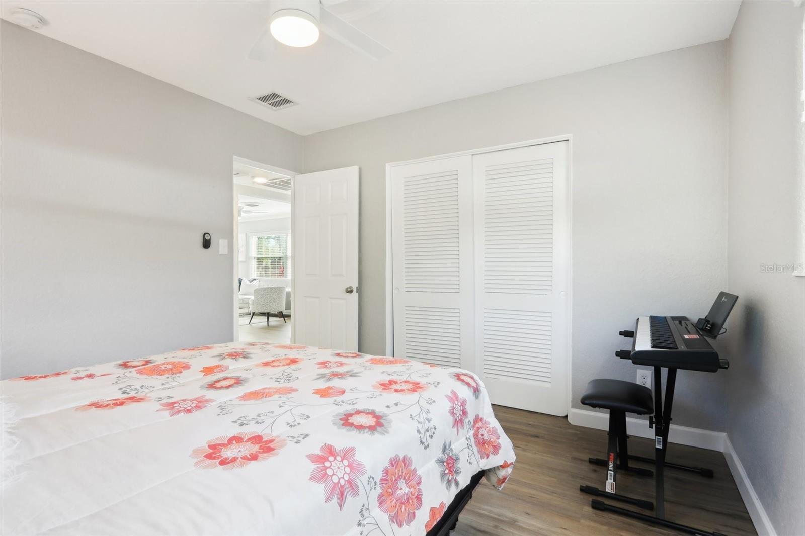 219 N ROSSITER ST, MOUNT DORA, FL, 32757