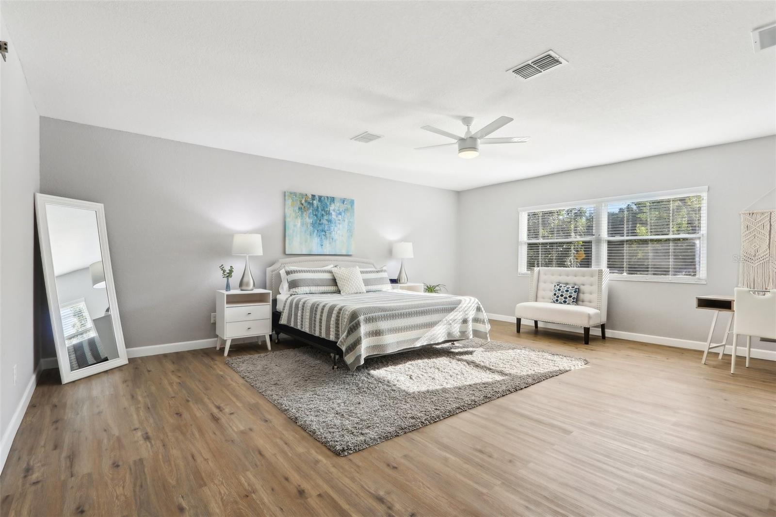 219 N ROSSITER ST, MOUNT DORA, FL, 32757