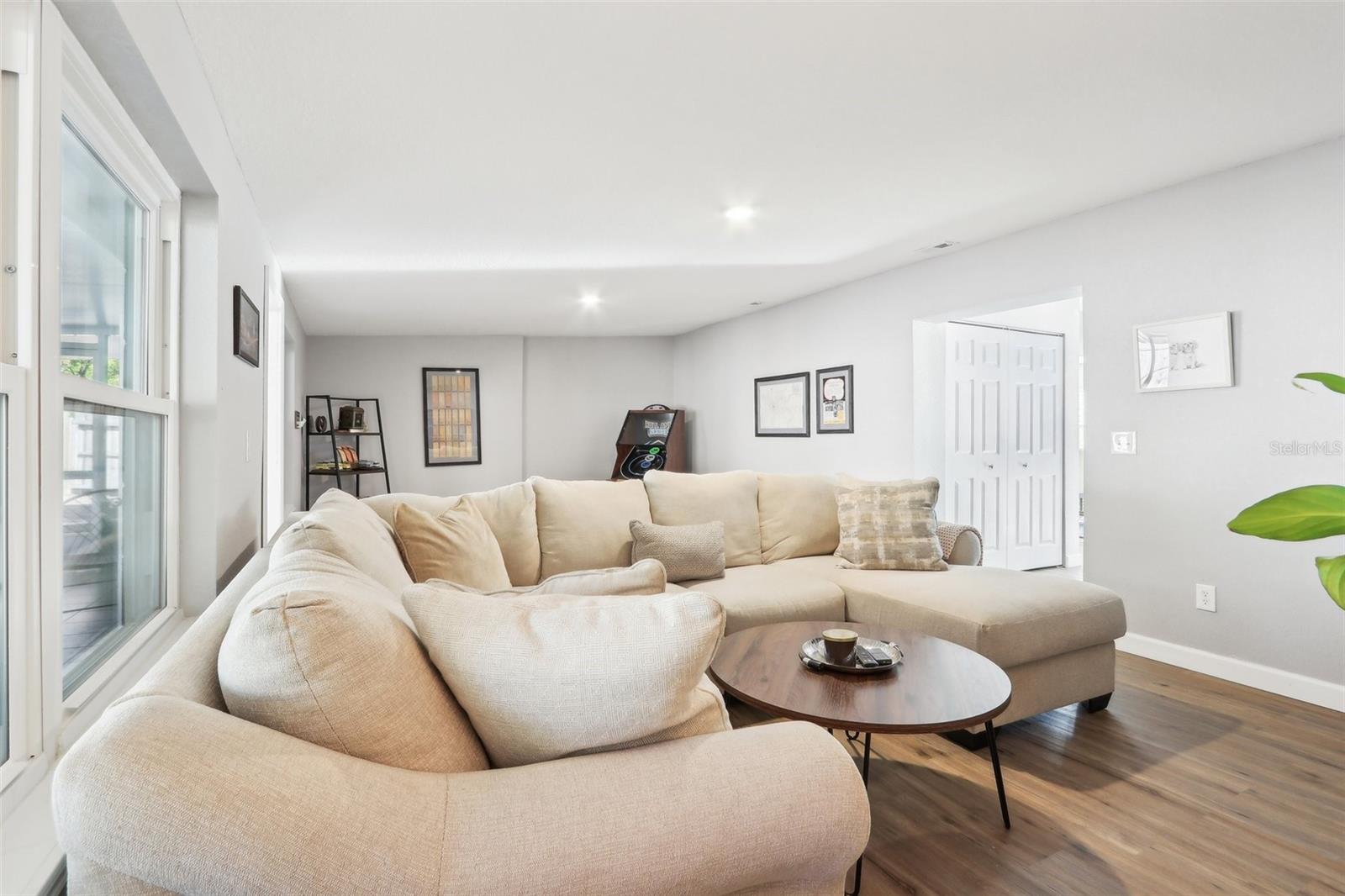 219 N ROSSITER ST, MOUNT DORA, FL, 32757