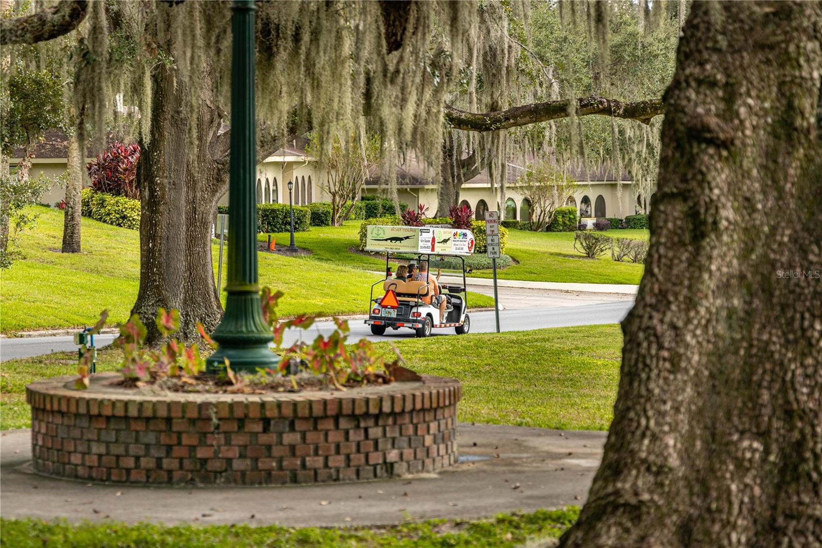 219 N ROSSITER ST, MOUNT DORA, FL, 32757