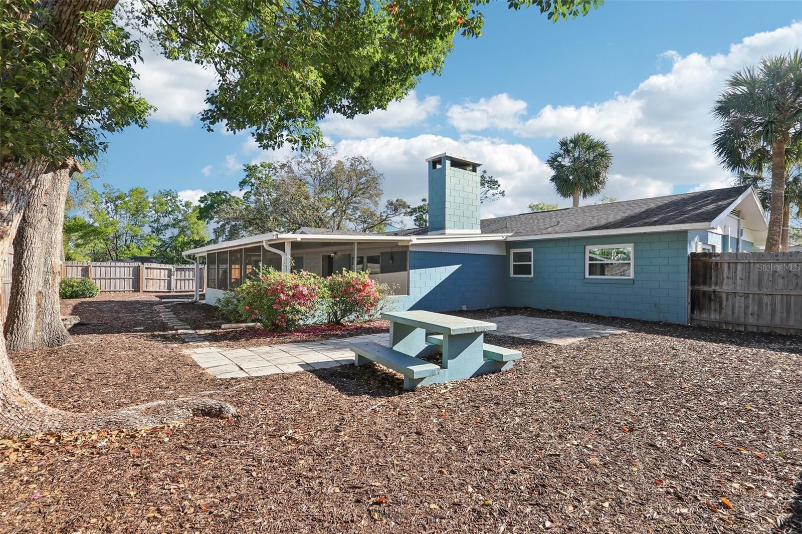 219 N ROSSITER ST, MOUNT DORA, FL, 32757