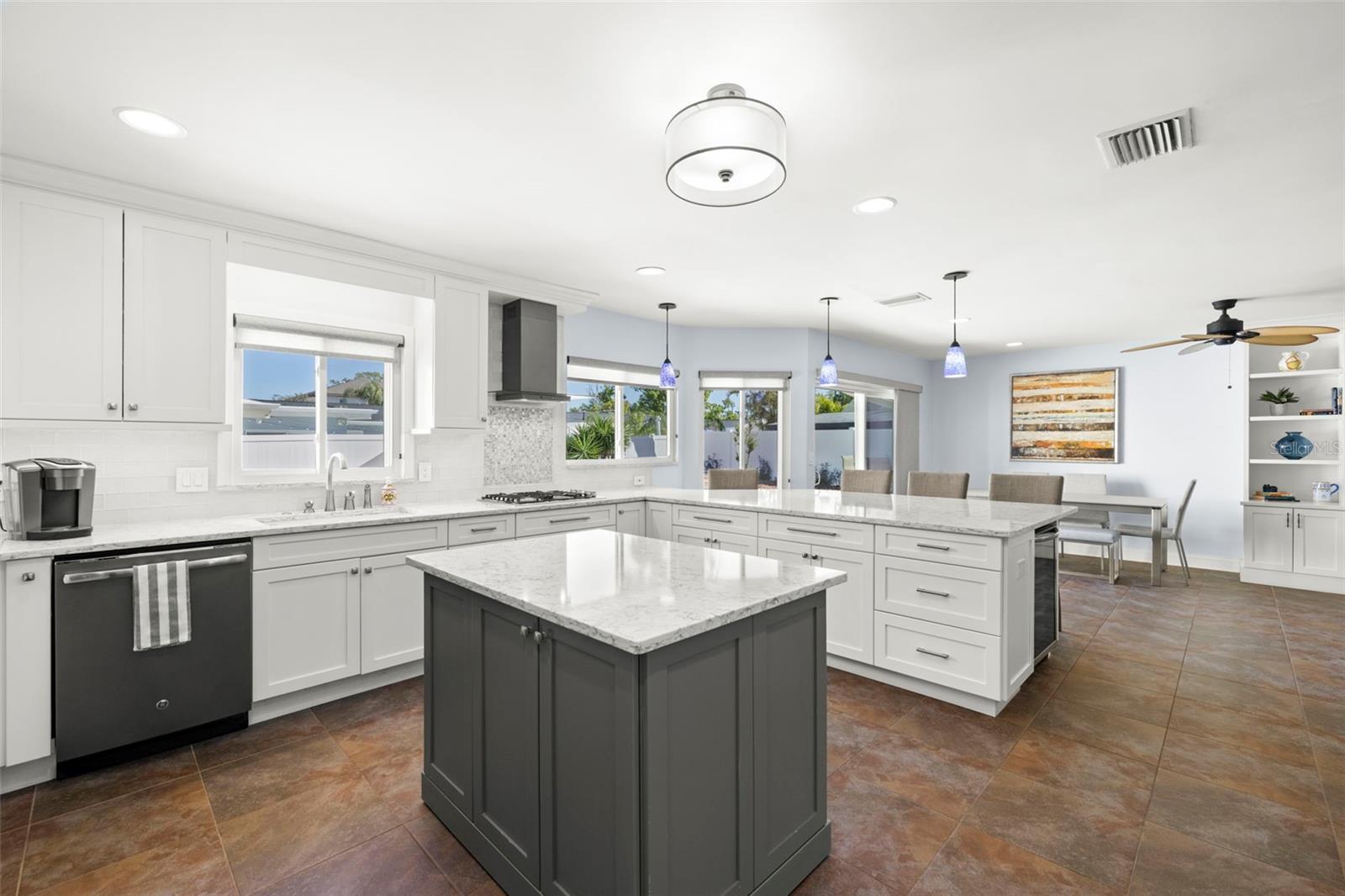 4837 W BAY COURT AVE, TAMPA, FL, 33611