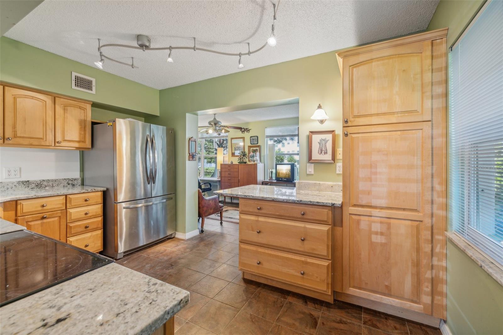 2400 COLUMBIA DR #20, CLEARWATER, FL, 33763