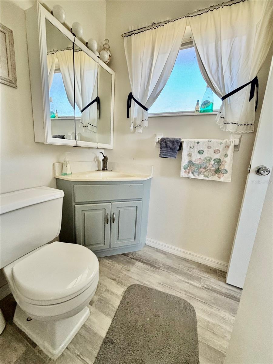 1633 LEISURE DR #M-37, BRADENTON, FL, 34207