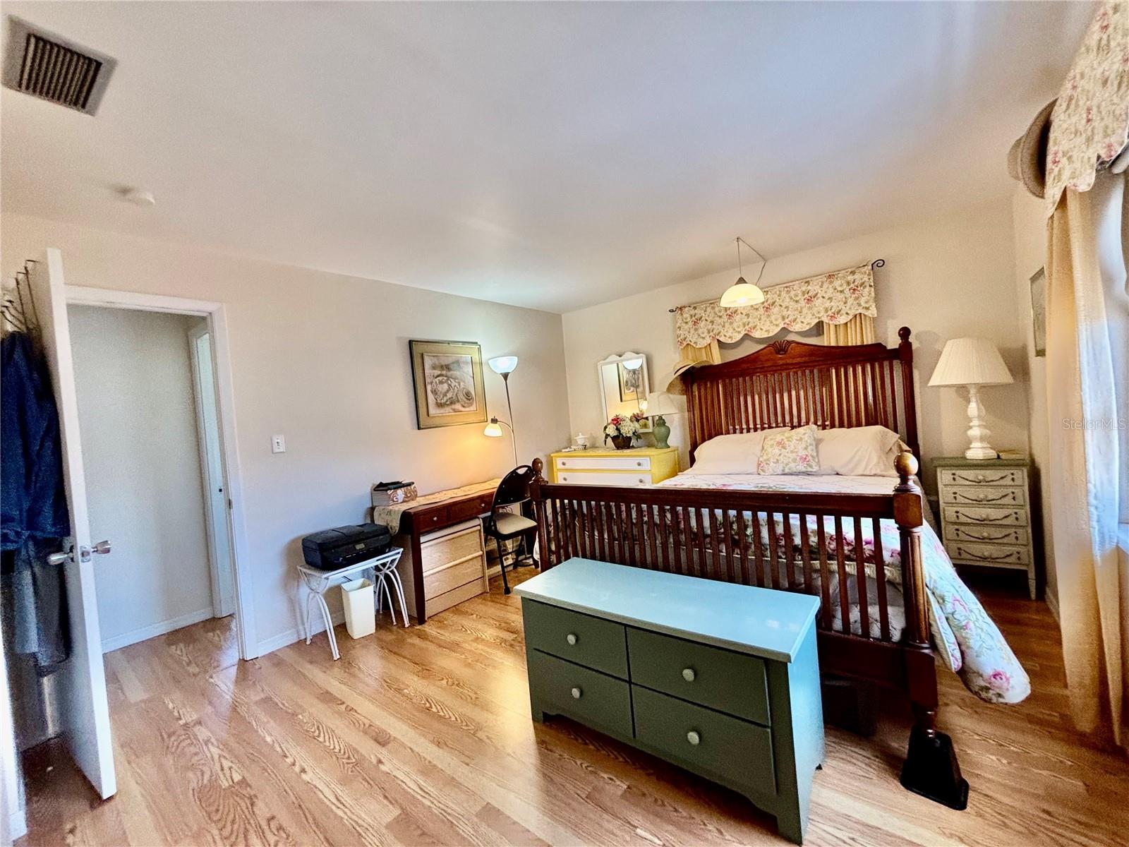 1633 LEISURE DR #M-37, BRADENTON, FL, 34207