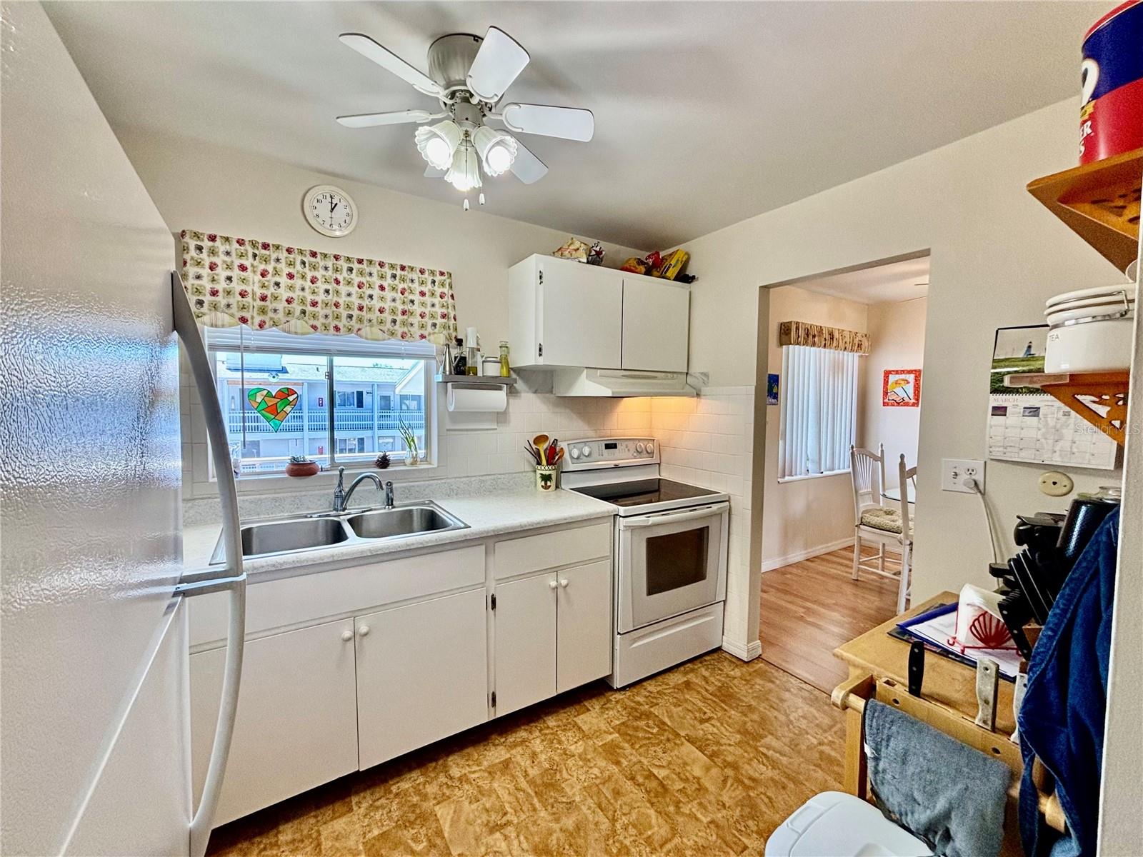 1633 LEISURE DR #M-37, BRADENTON, FL, 34207