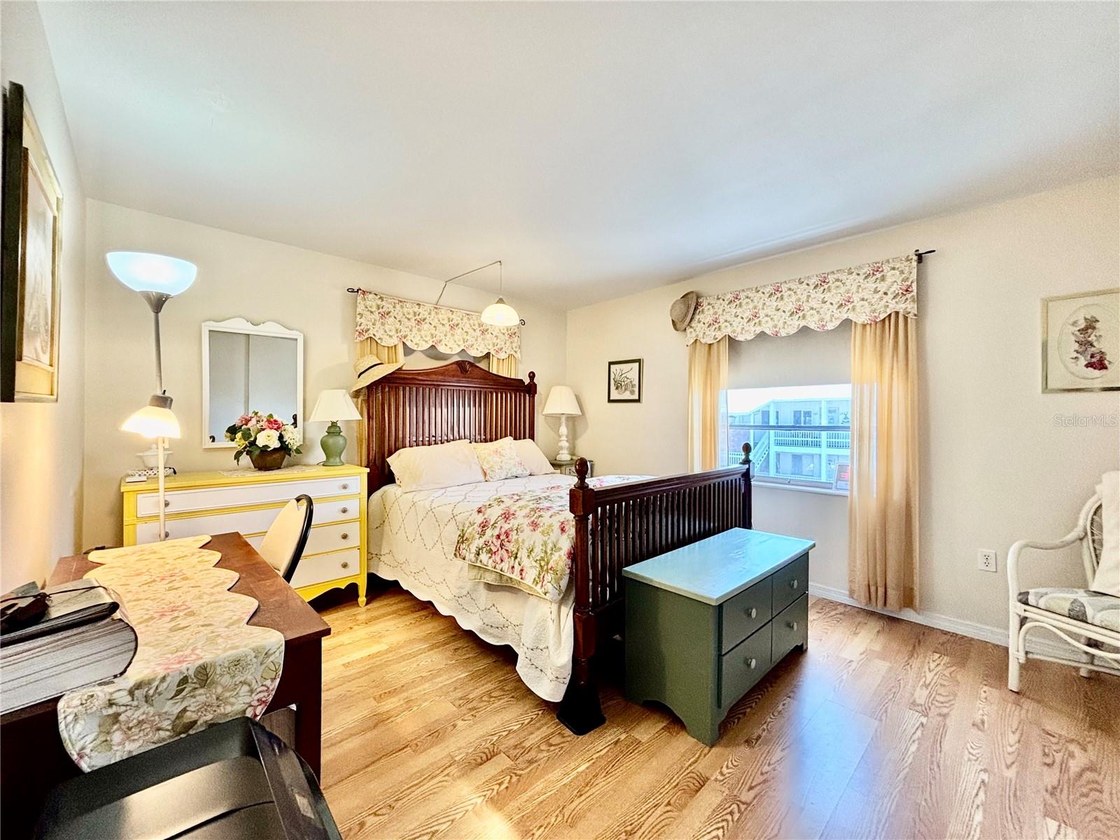 1633 LEISURE DR #M-37, BRADENTON, FL, 34207