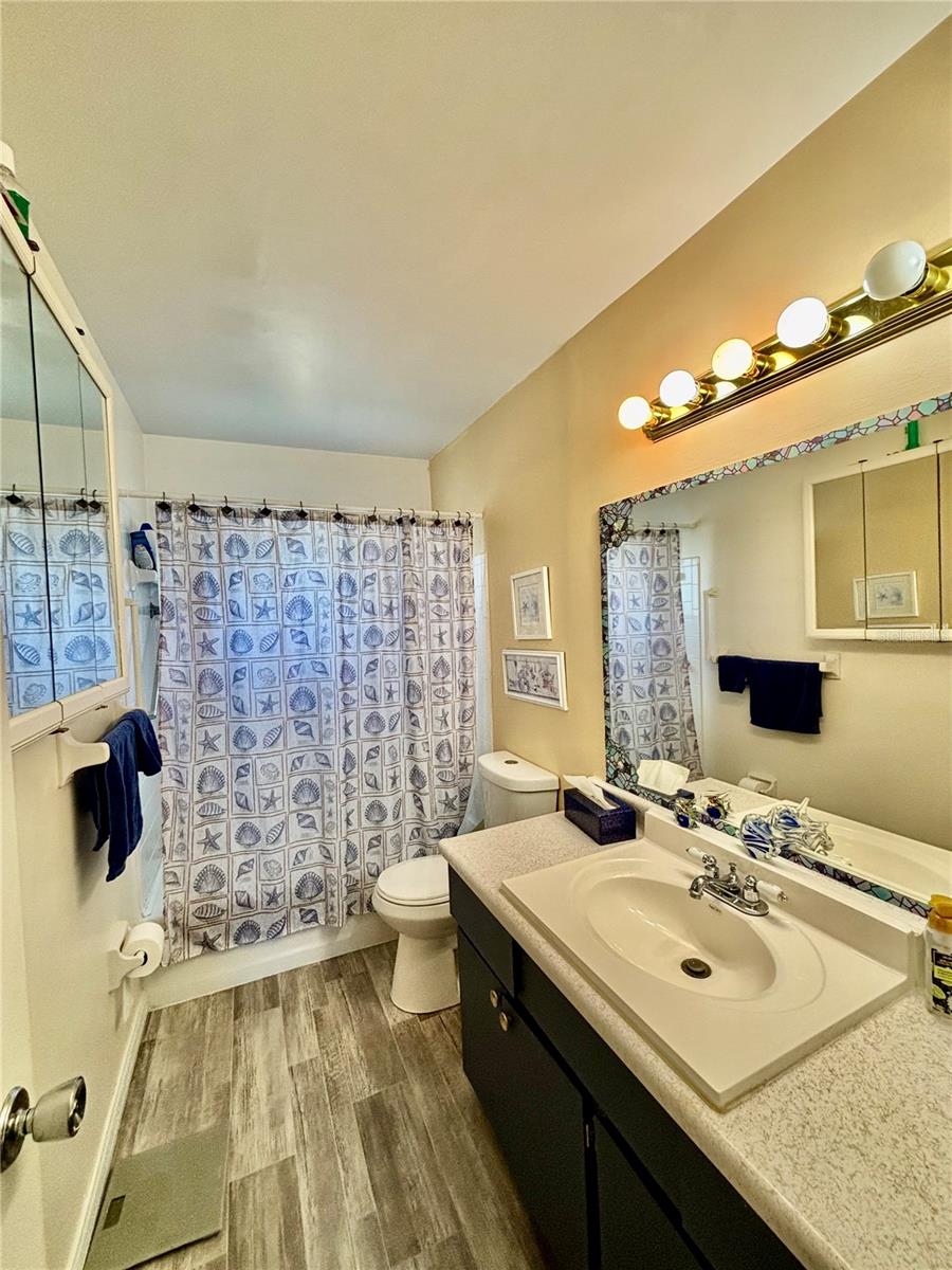 1633 LEISURE DR #M-37, BRADENTON, FL, 34207
