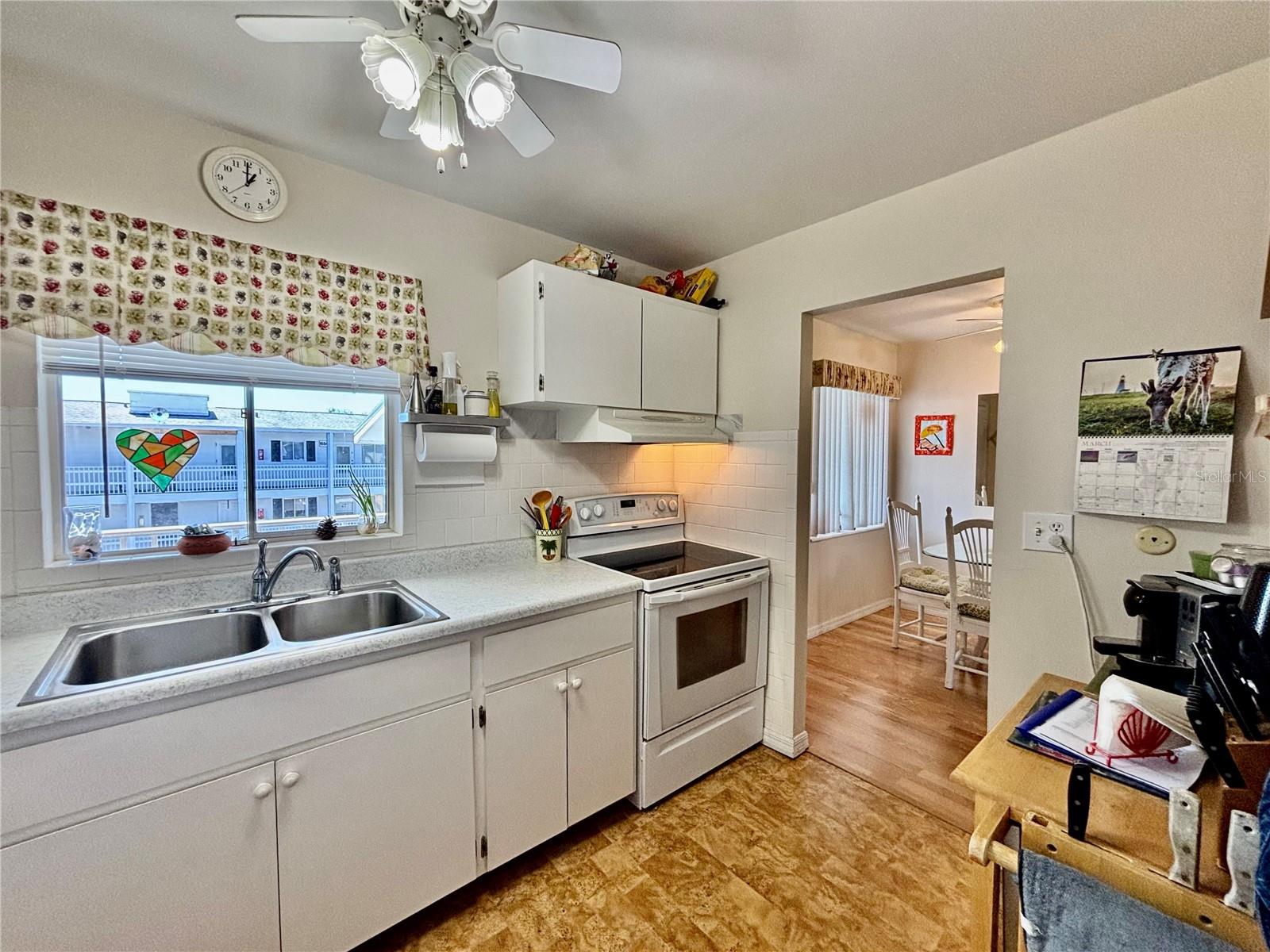 1633 LEISURE DR #M-37, BRADENTON, FL, 34207